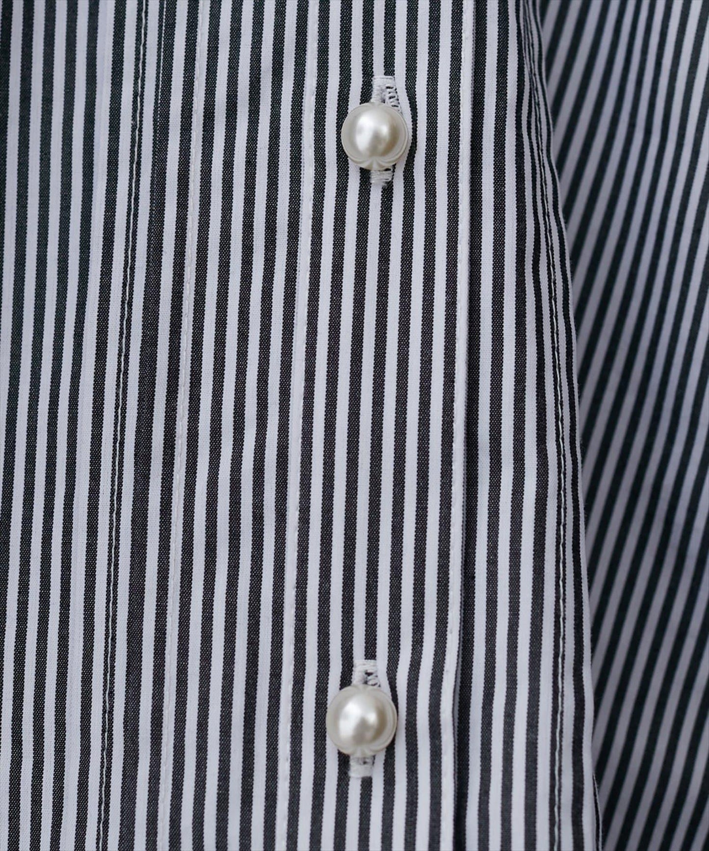 微高領荷葉邊襯衫