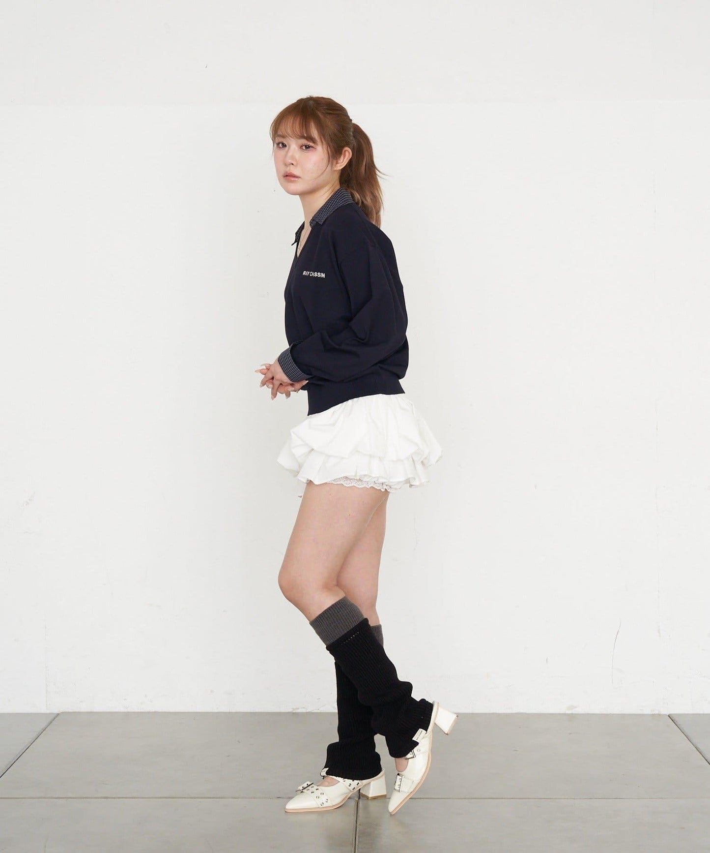 帶領 V字胸口刺繡 針織上衣