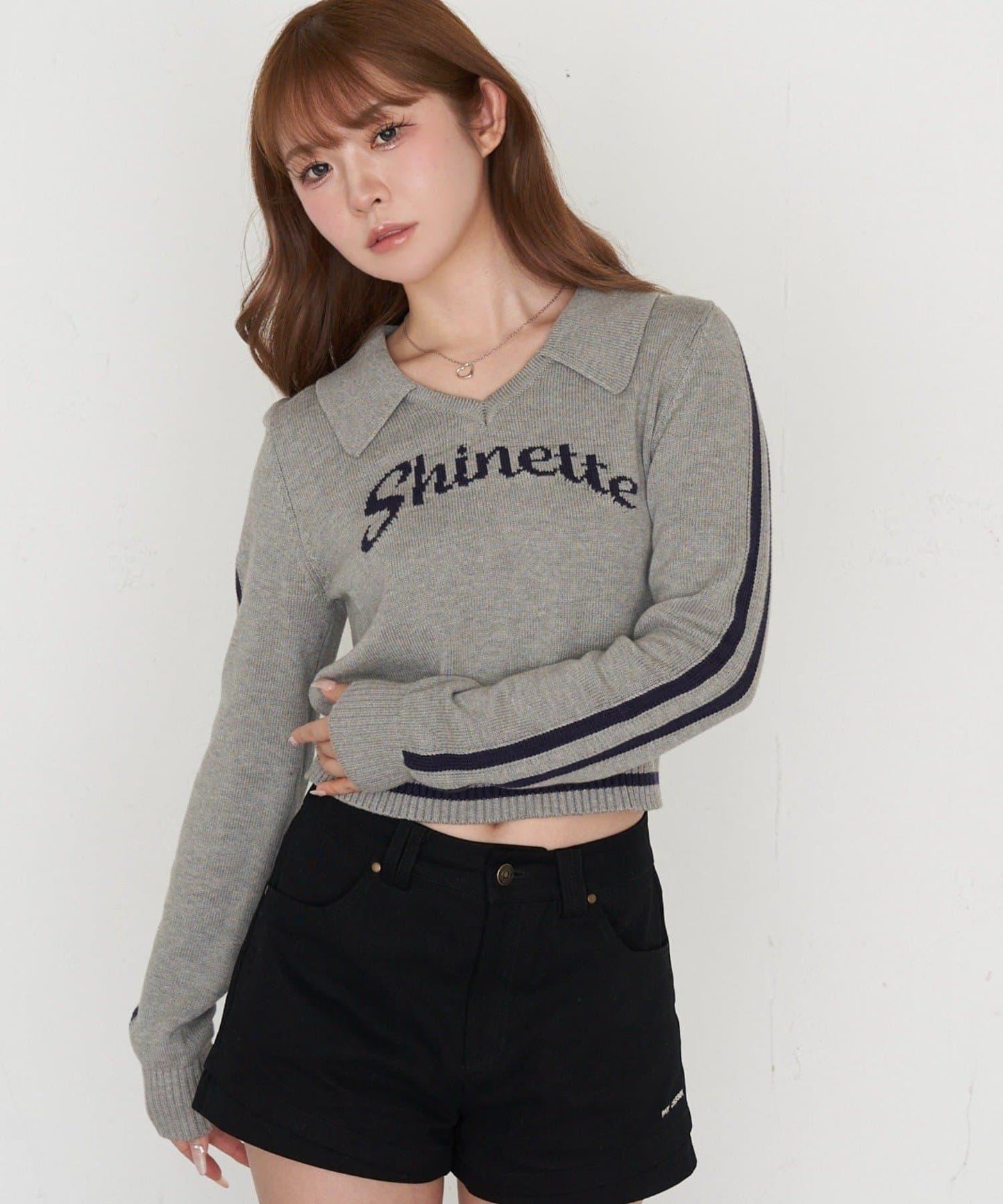 開領線條Logo針織 針織衫