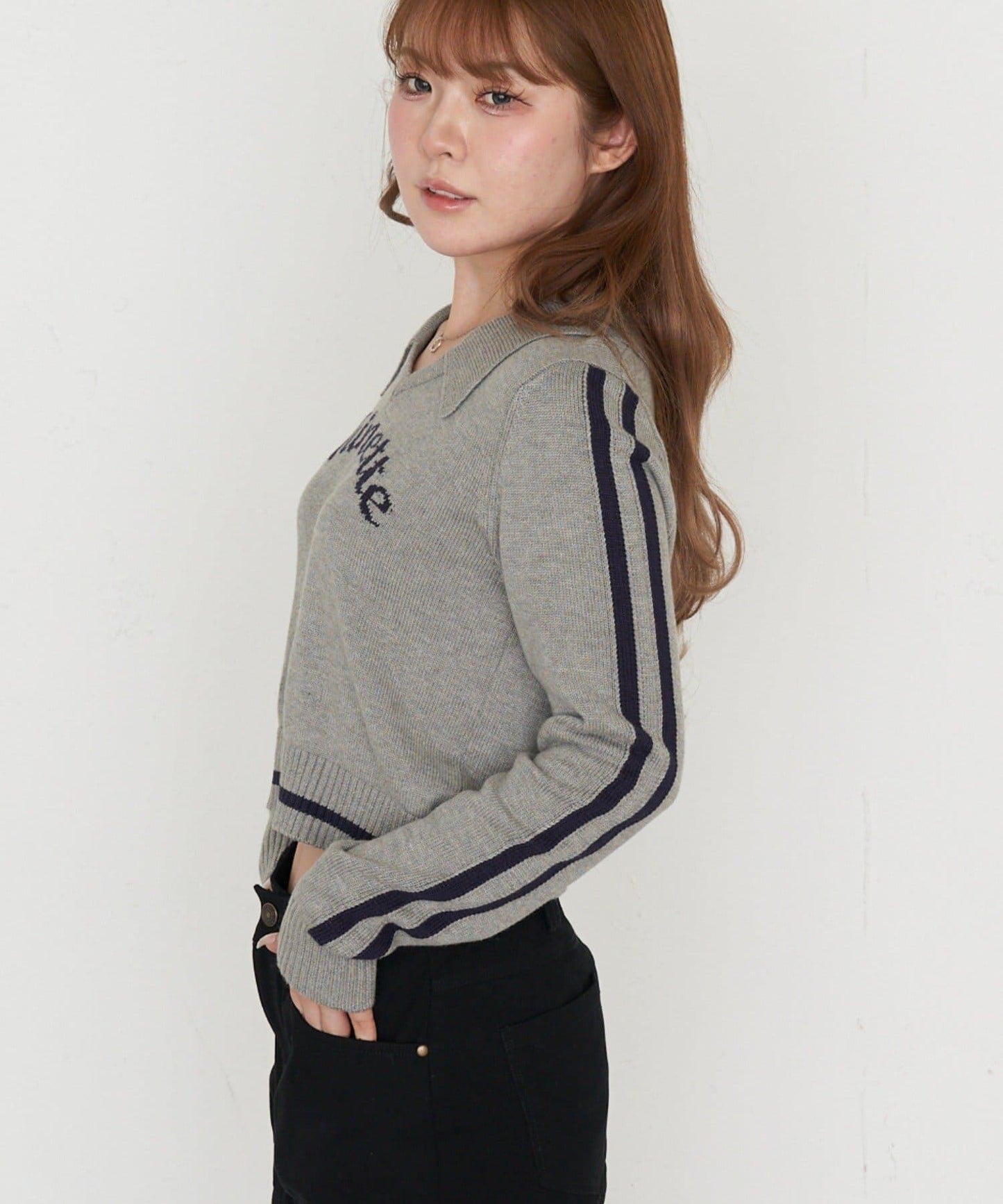 開領線條Logo針織 針織衫