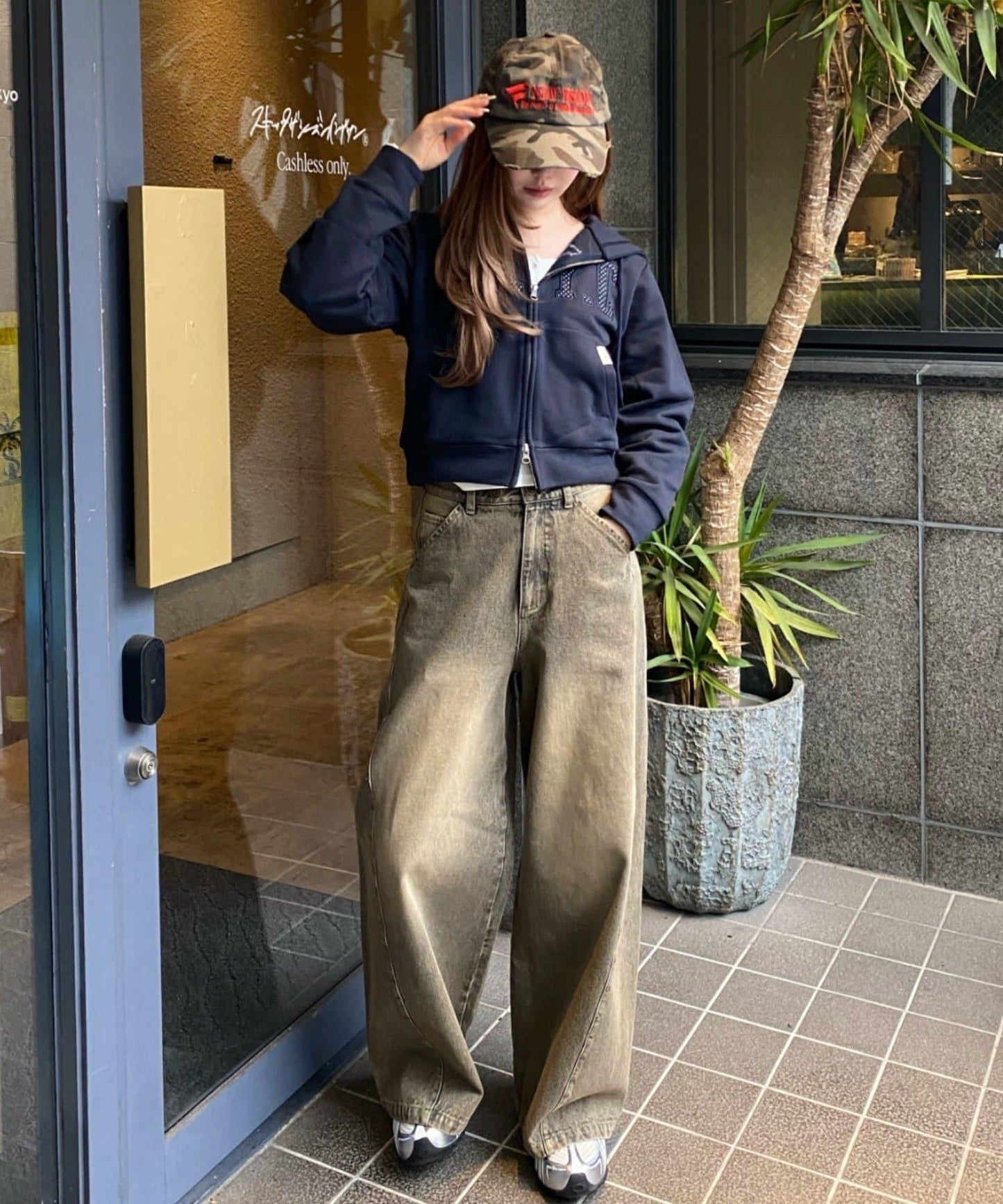 標誌拼接設計 連帽衛衣