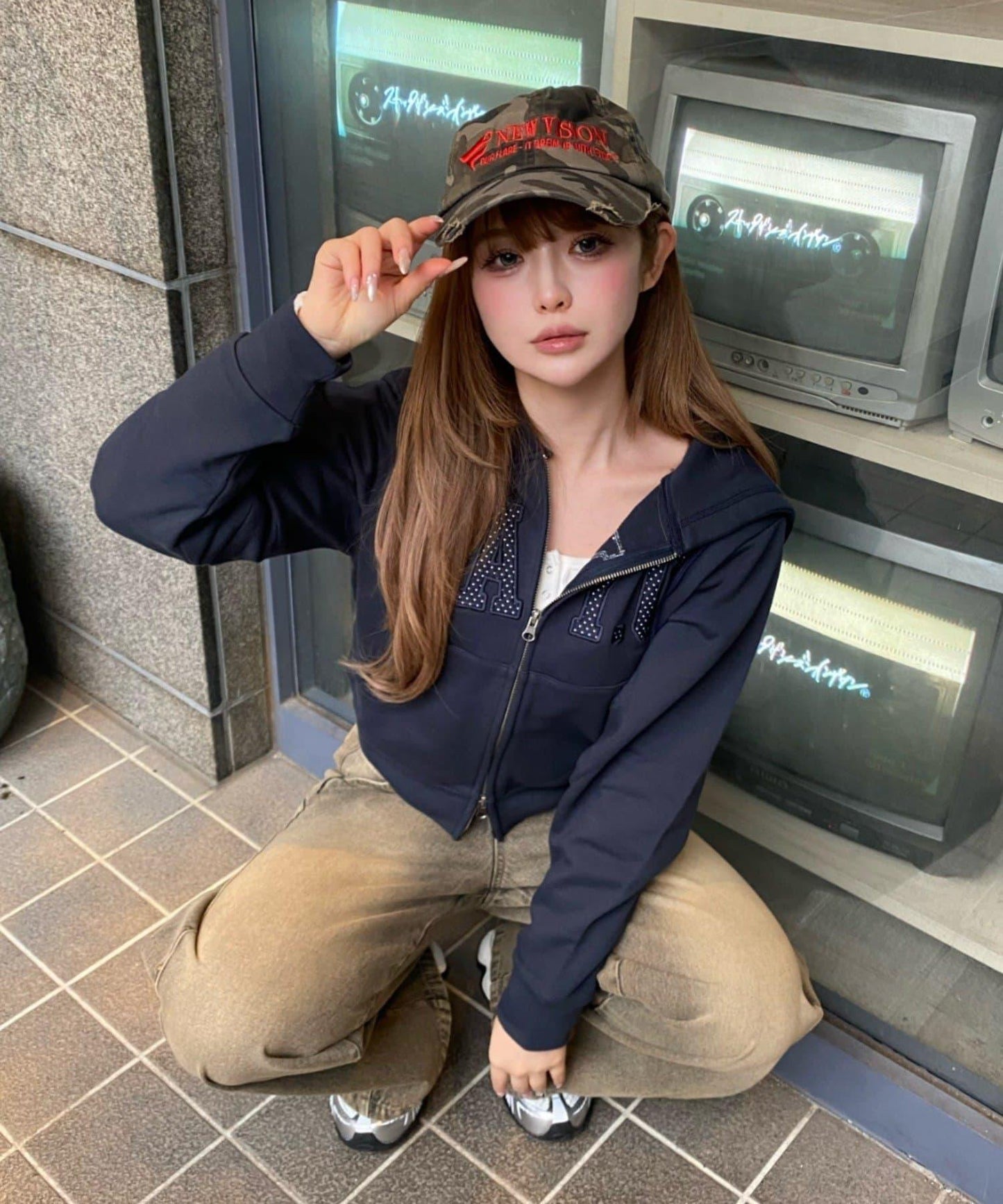 標誌拼接設計 連帽衛衣