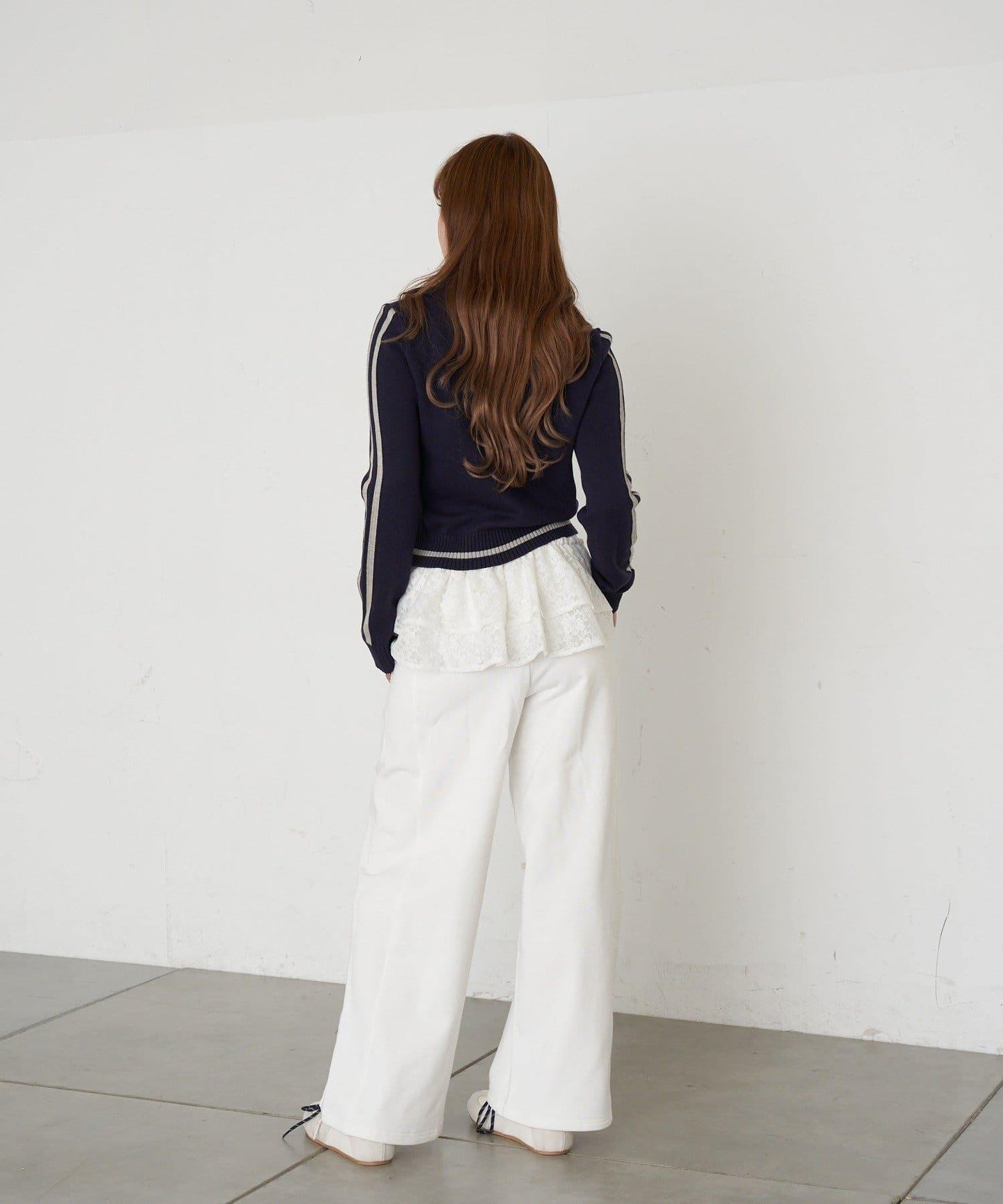 開領線條Logo針織 針織衫