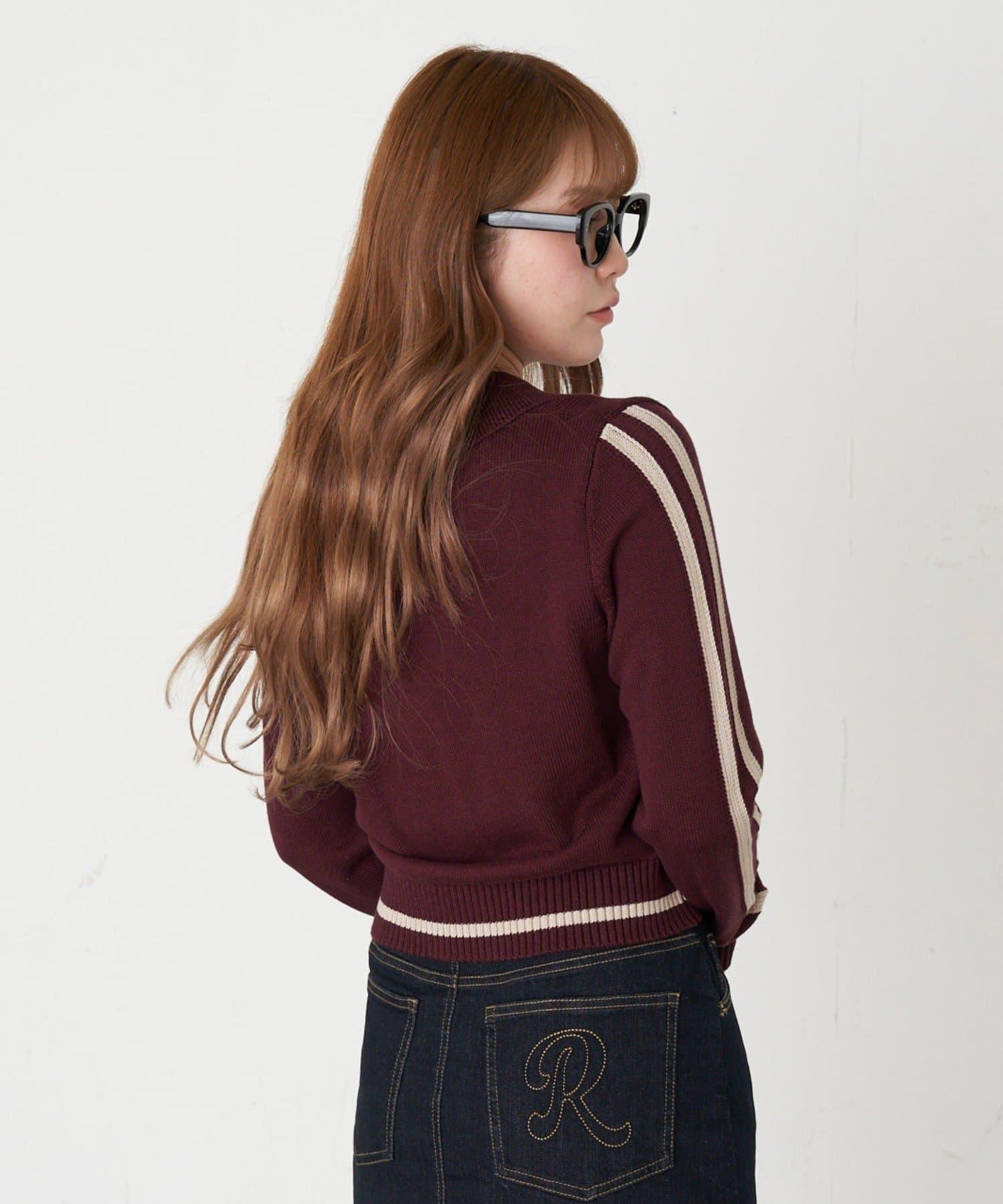 開領線條Logo針織 針織衫