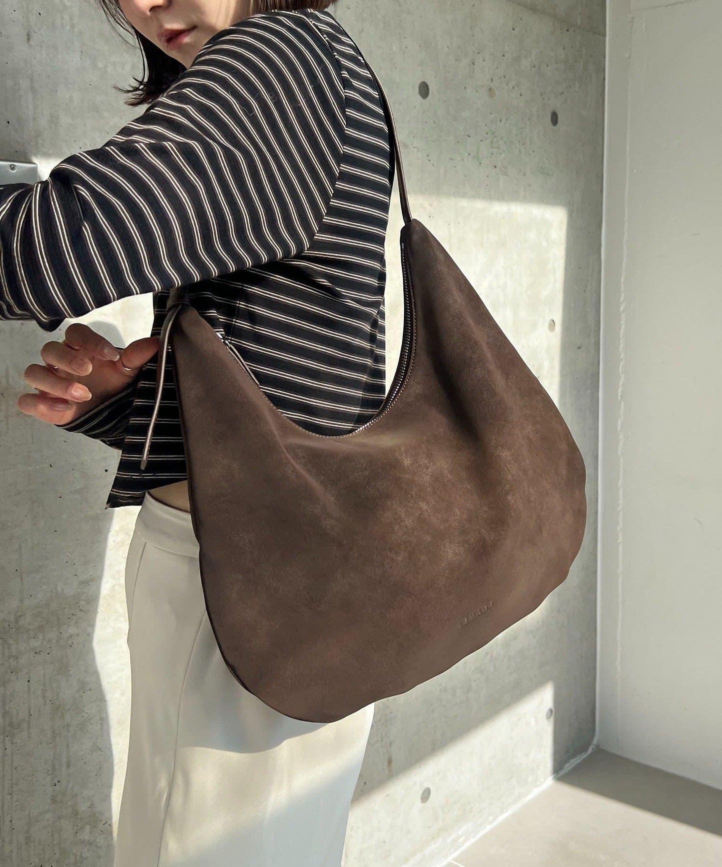 CAPRICIEUX LE'MAGE 半圓造型 努巴克 單肩包