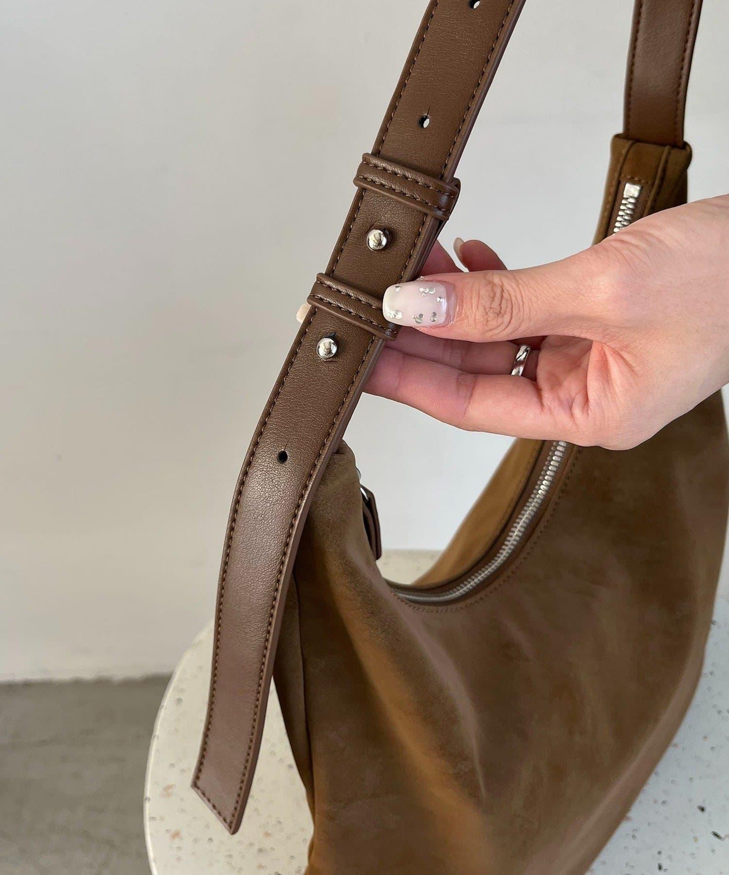 CAPRICIEUX LE'MAGE 半圓造型 努巴克 單肩包