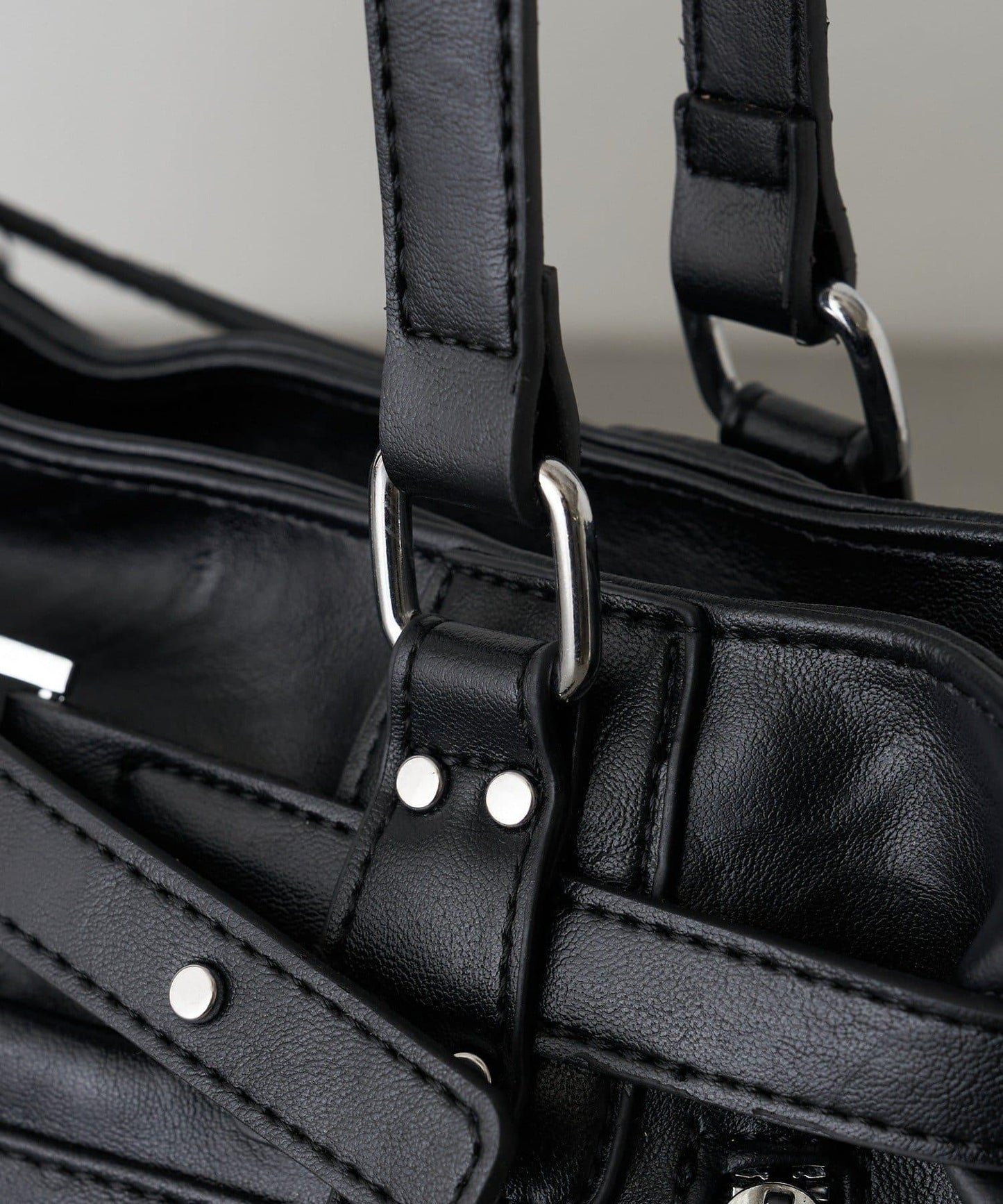 帶裝飾帶拉鍊口袋單肩包