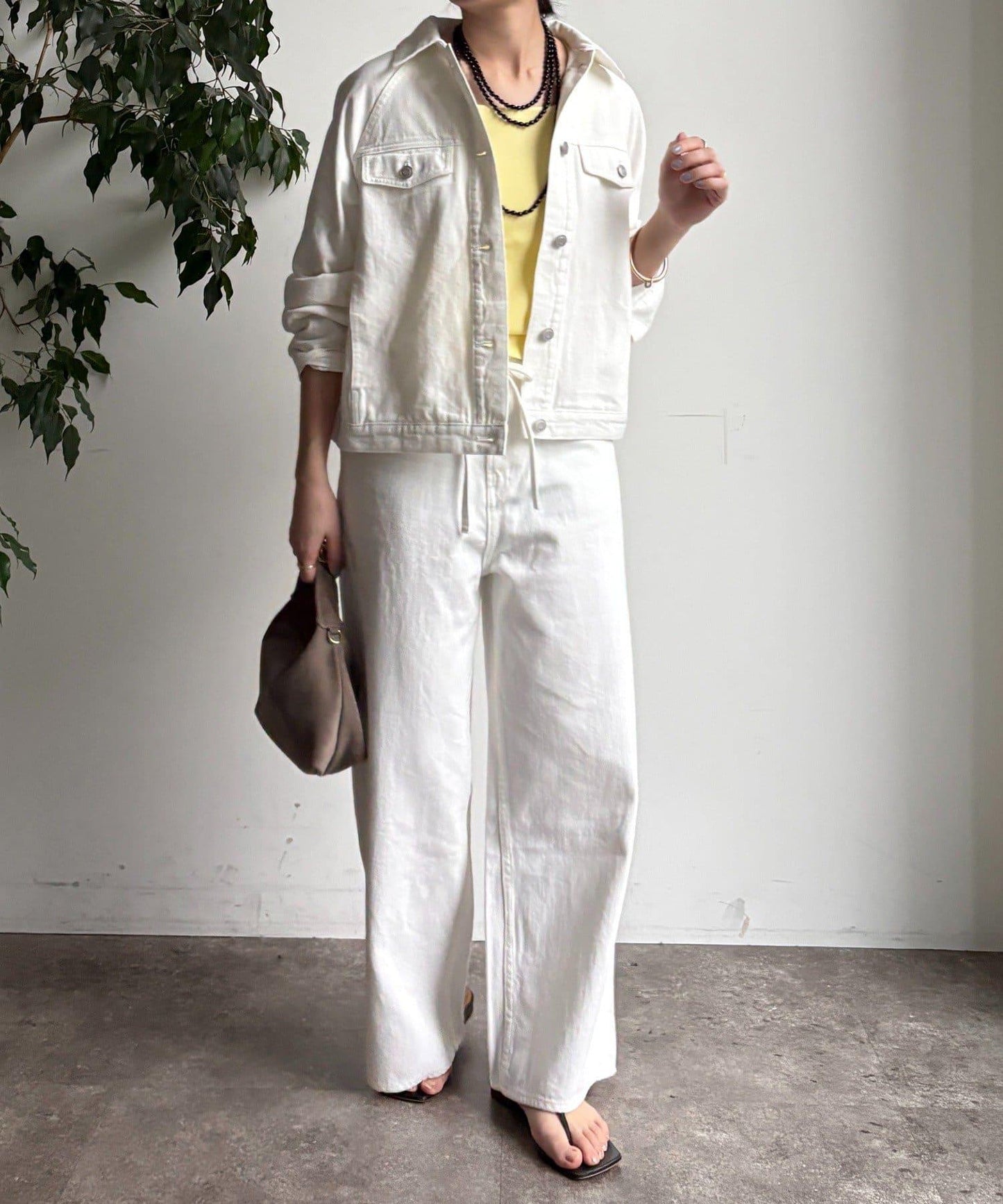 帶腰帶寬鬆牛仔褲