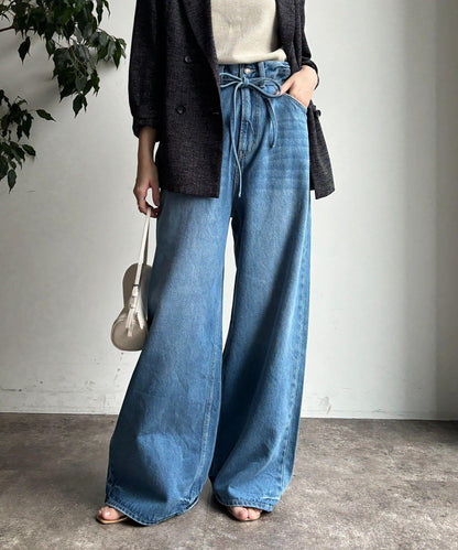 帶腰帶寬鬆牛仔褲