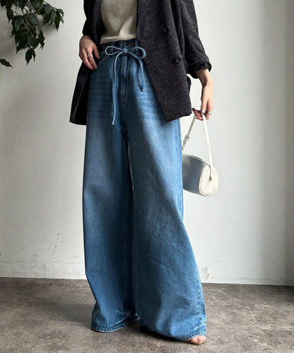 帶腰帶寬鬆牛仔褲
