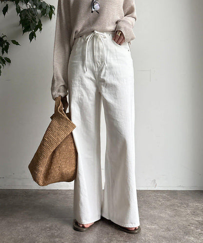 帶腰帶寬鬆牛仔褲