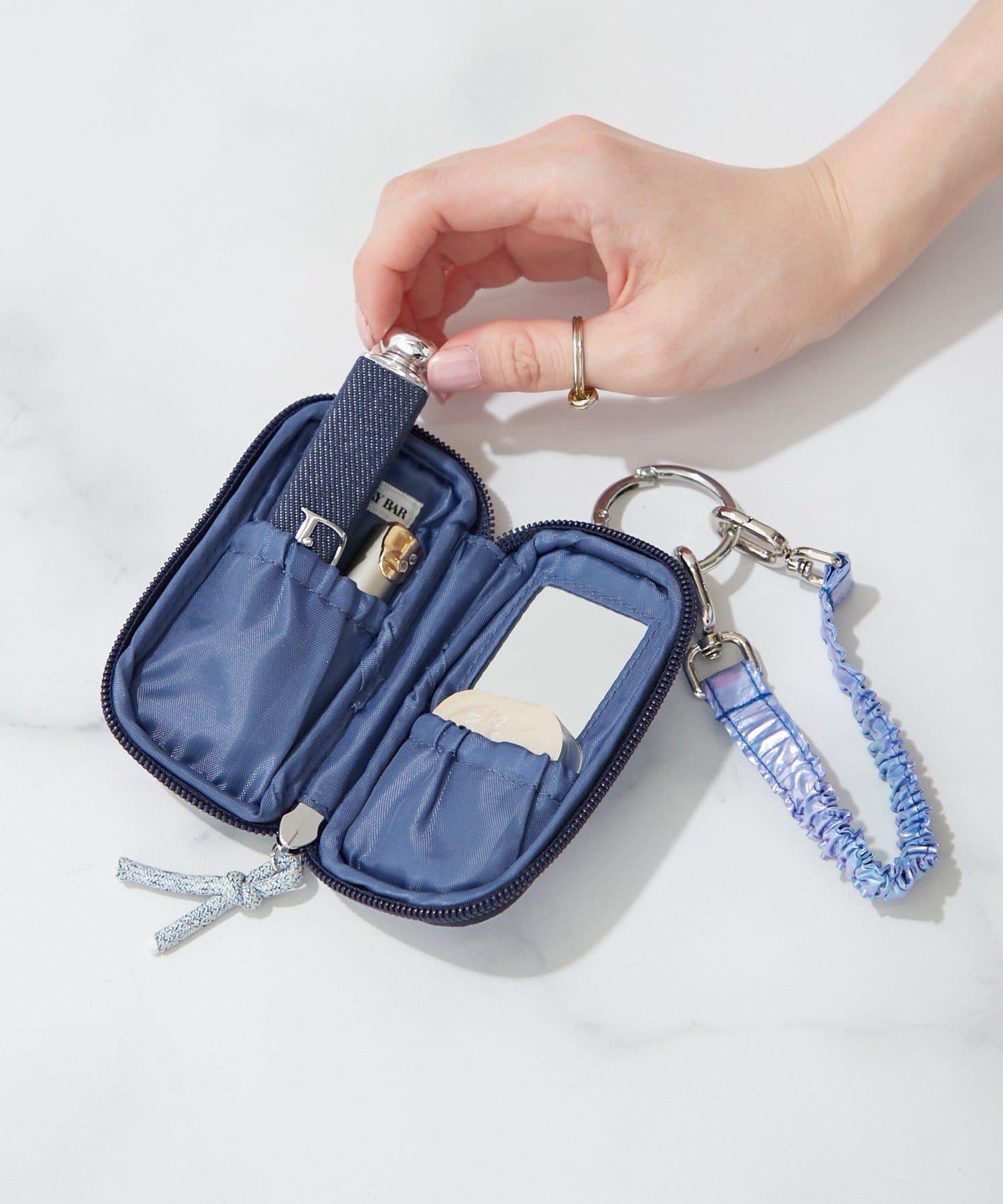 Charm Lip pouch 唇形掛飾化妝包