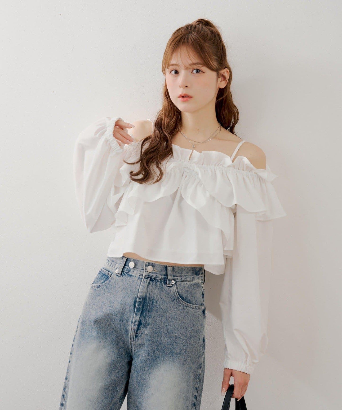 露肩兩穿荷葉邊襯衫