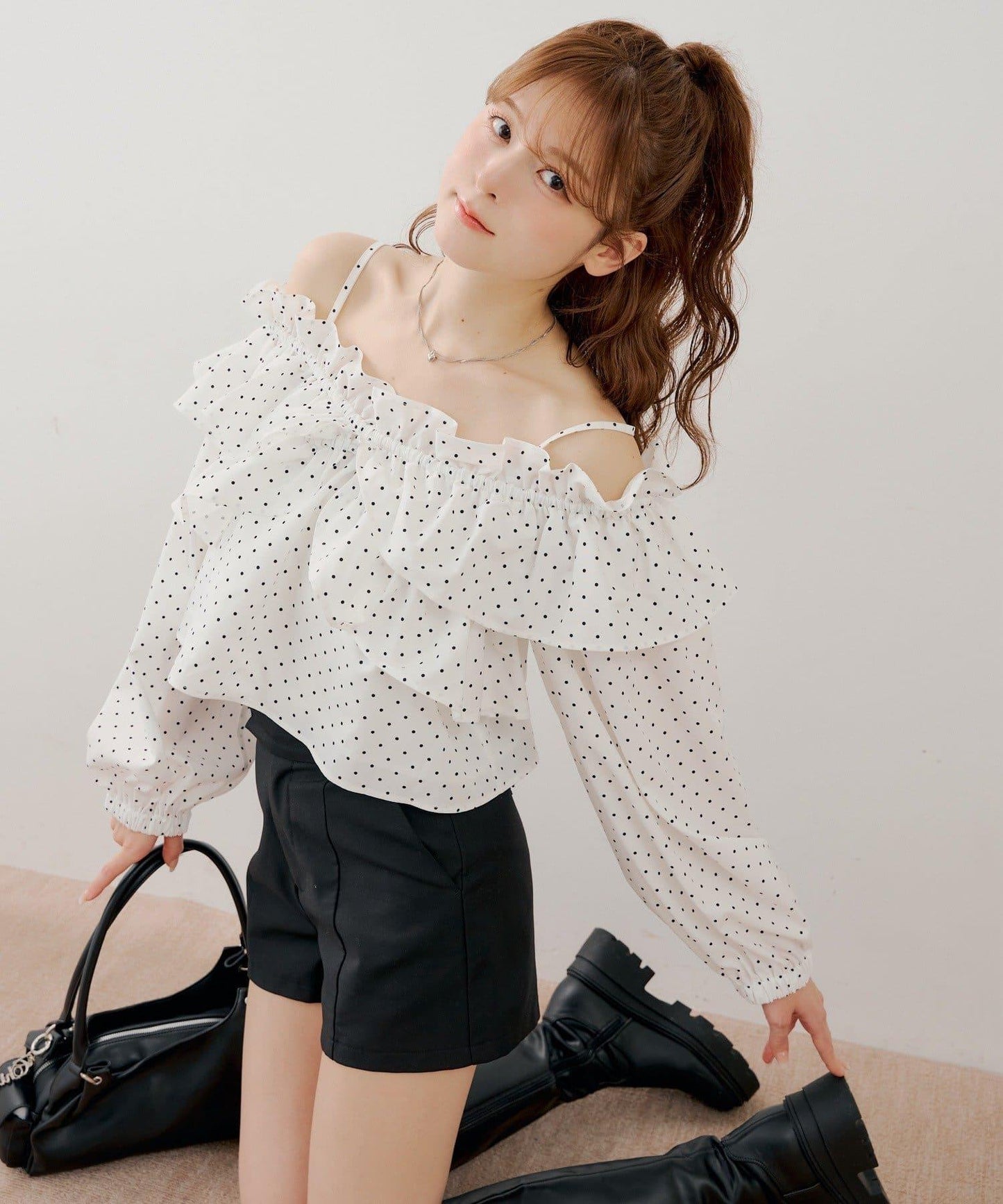 露肩兩穿荷葉邊襯衫