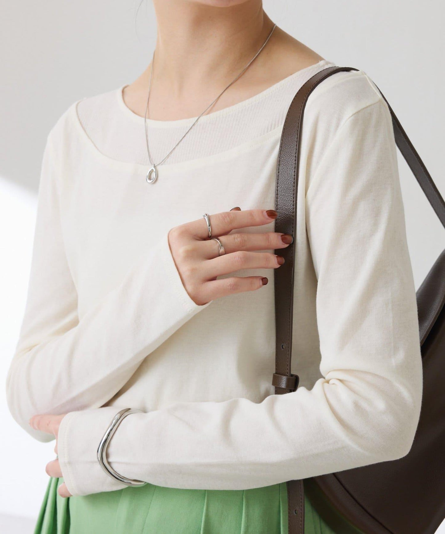 一件即可完成搭配 仿疊穿設計 長袖T恤