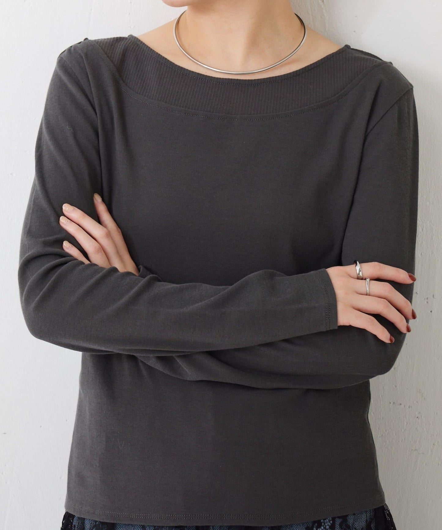 一件即可完成搭配 仿疊穿設計 長袖T恤