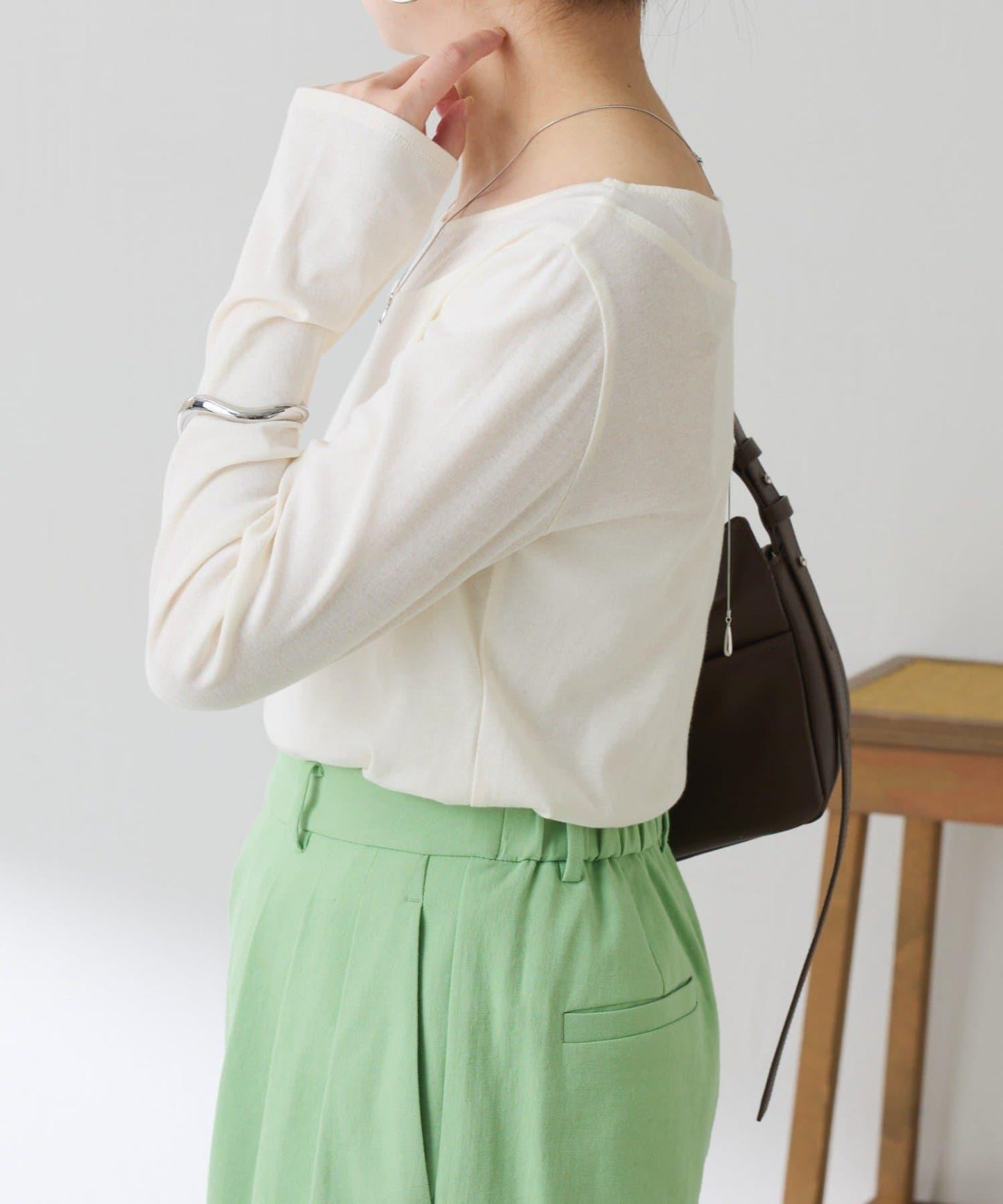 一件即可完成搭配 仿疊穿設計 長袖T恤