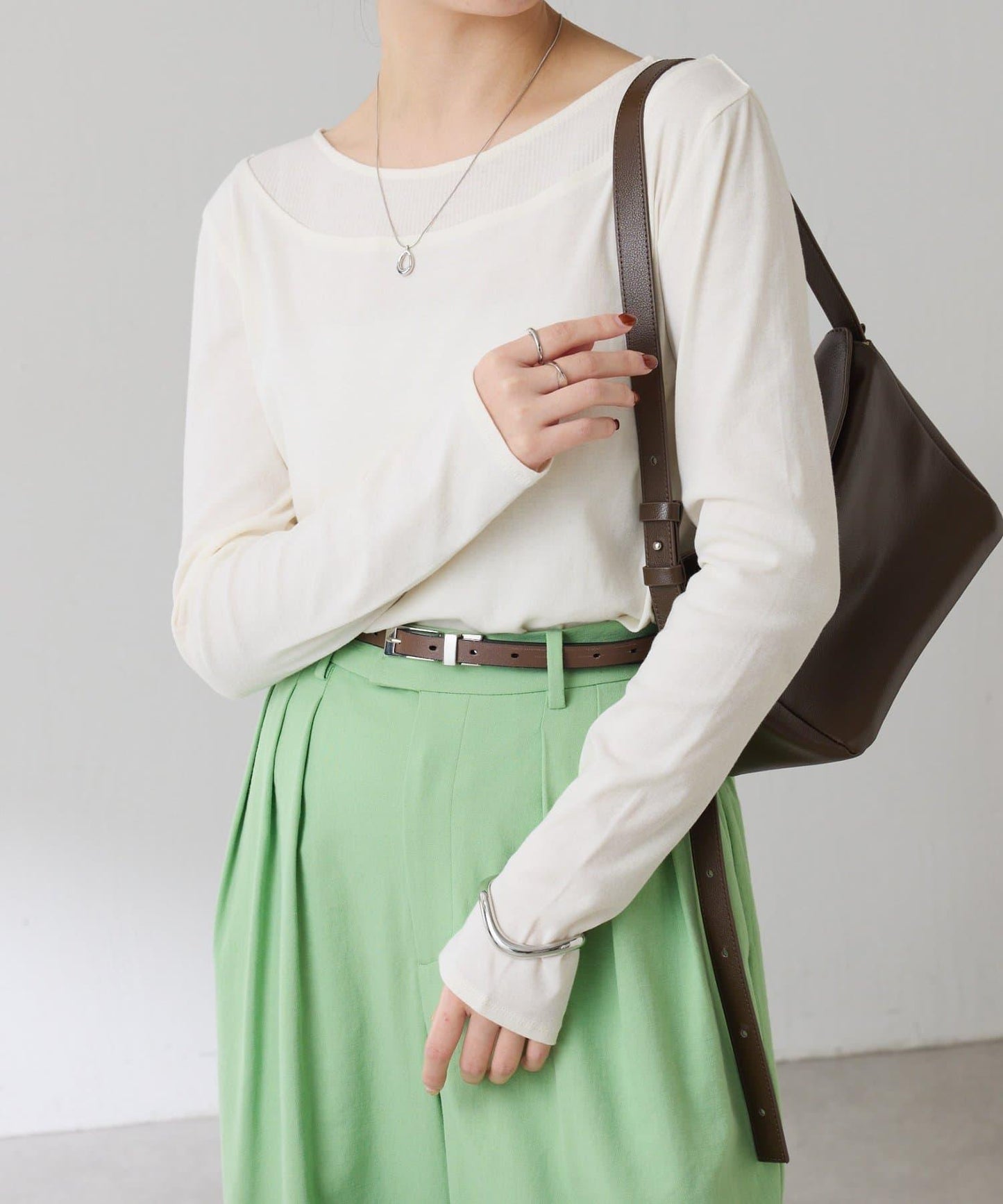 一件即可完成搭配 仿疊穿設計 長袖T恤