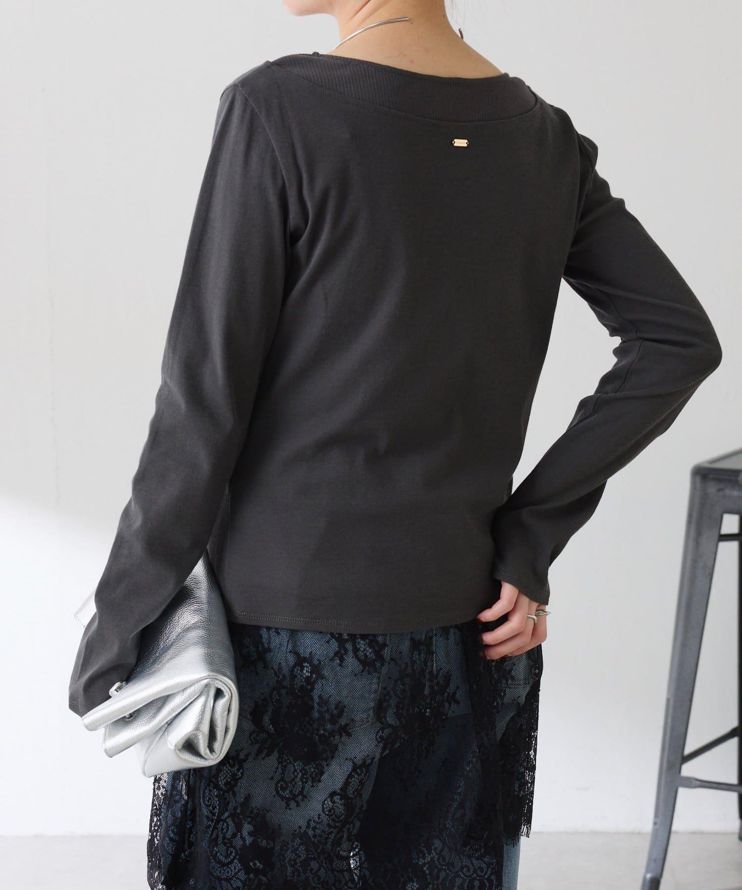 一件即可完成搭配 仿疊穿設計 長袖T恤