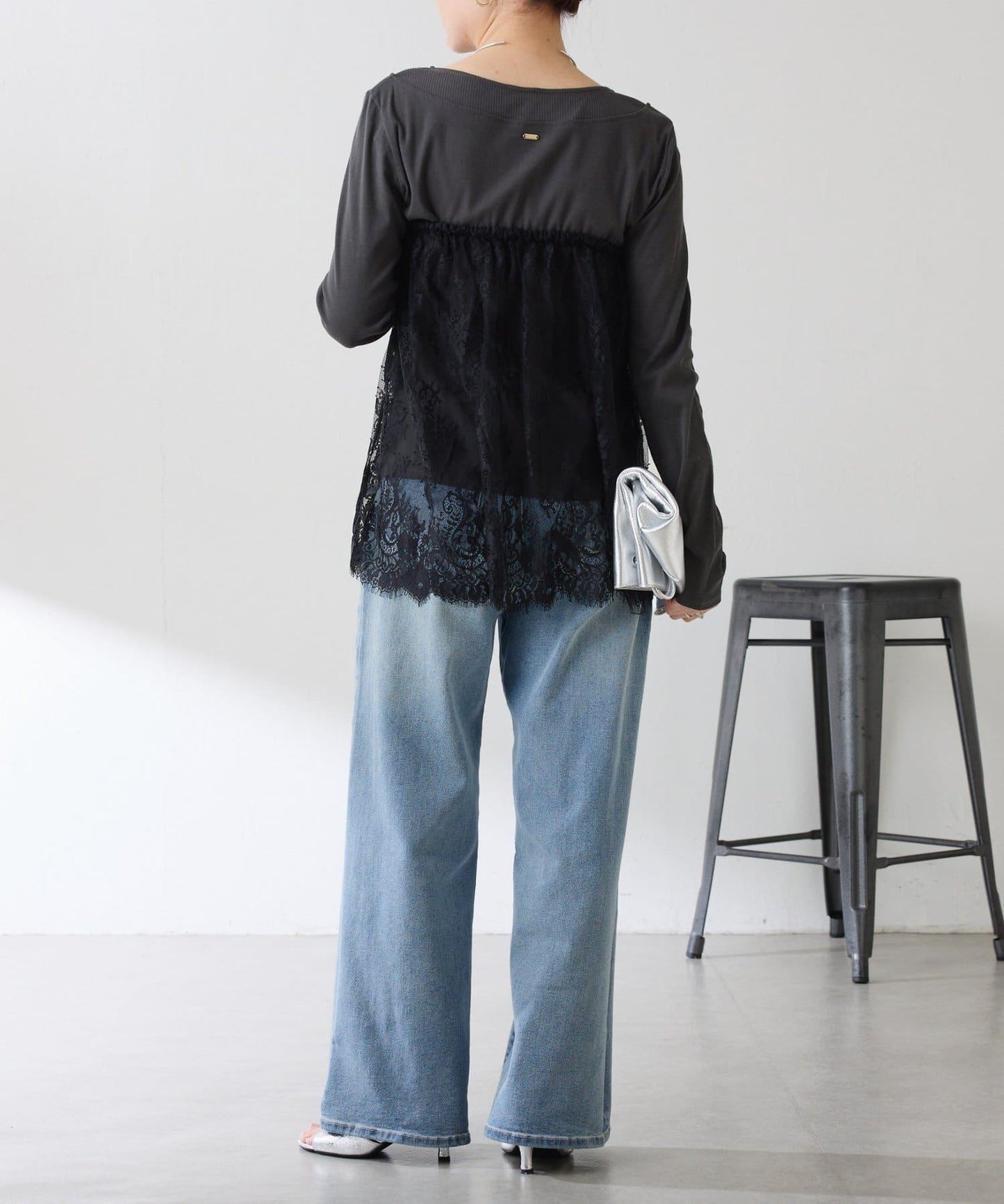 一件即可完成搭配 仿疊穿設計 長袖T恤