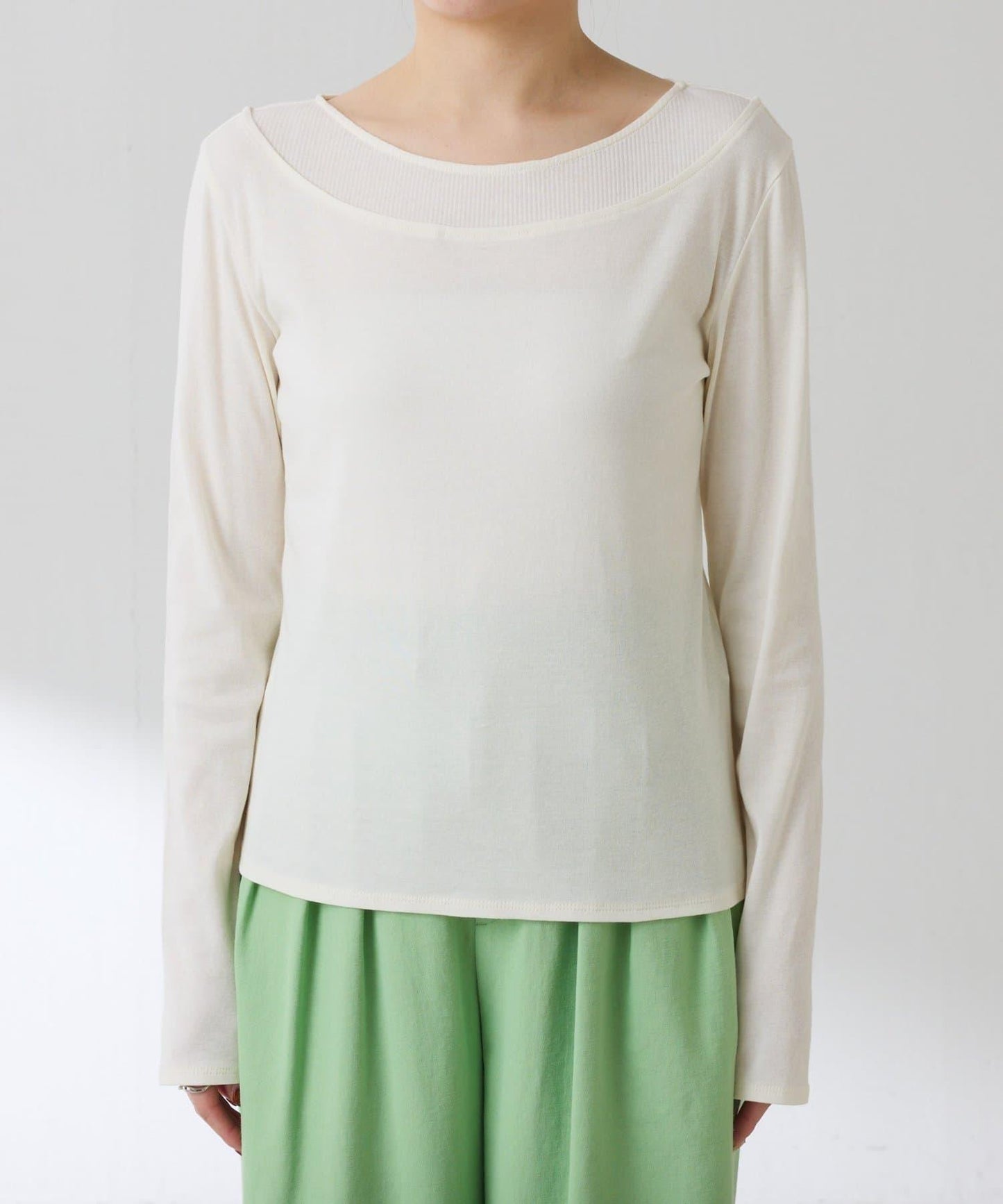 一件即可完成搭配 仿疊穿設計 長袖T恤