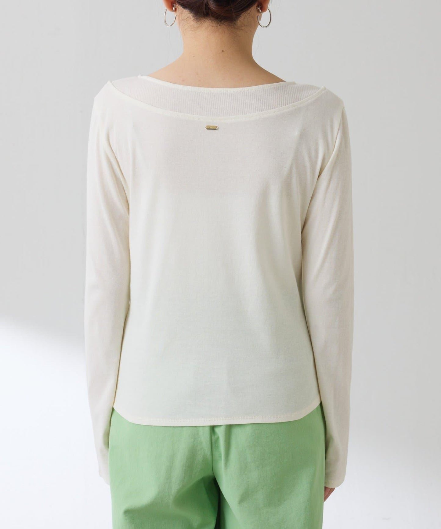 一件即可完成搭配 仿疊穿設計 長袖T恤