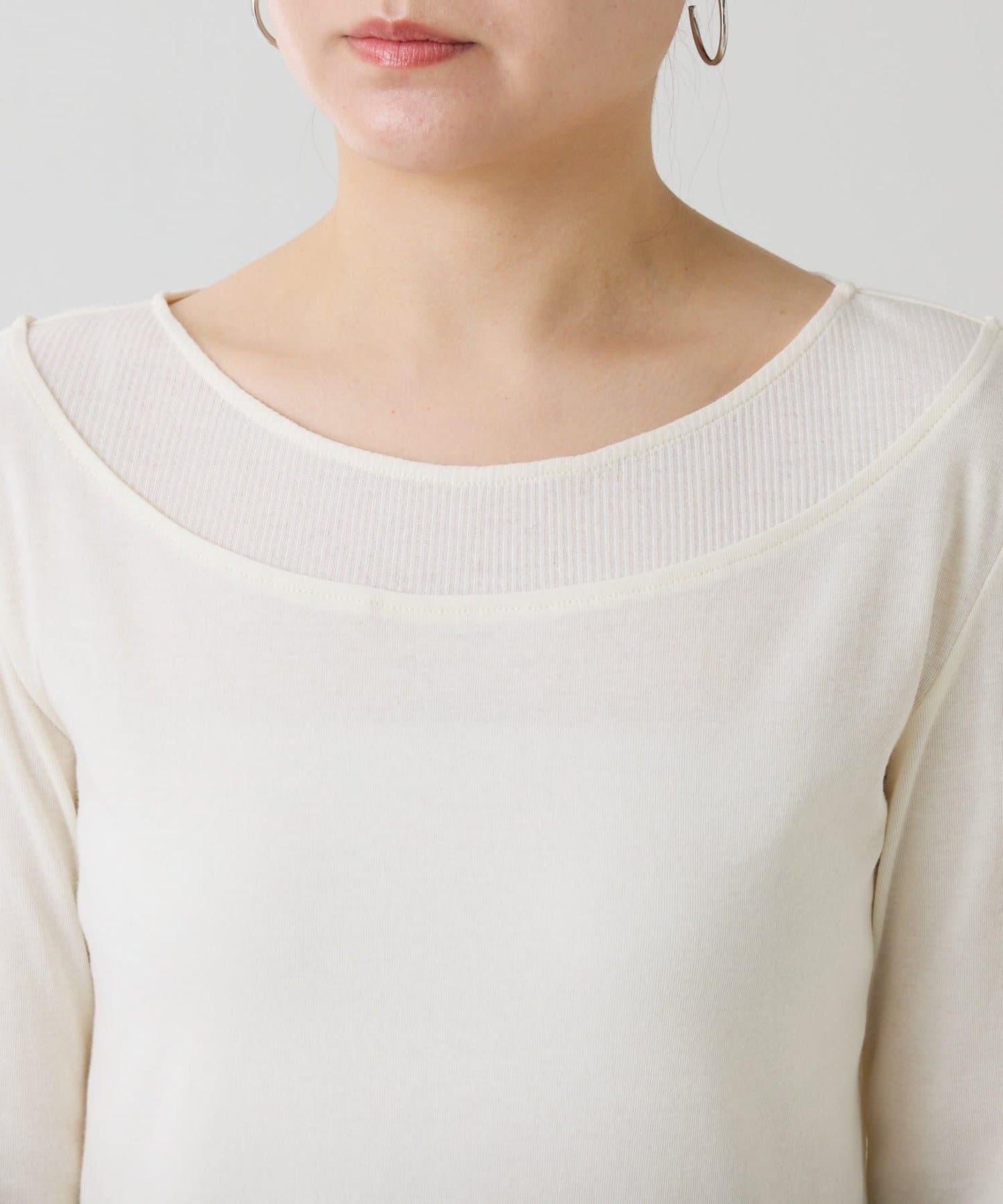 一件即可完成搭配 仿疊穿設計 長袖T恤