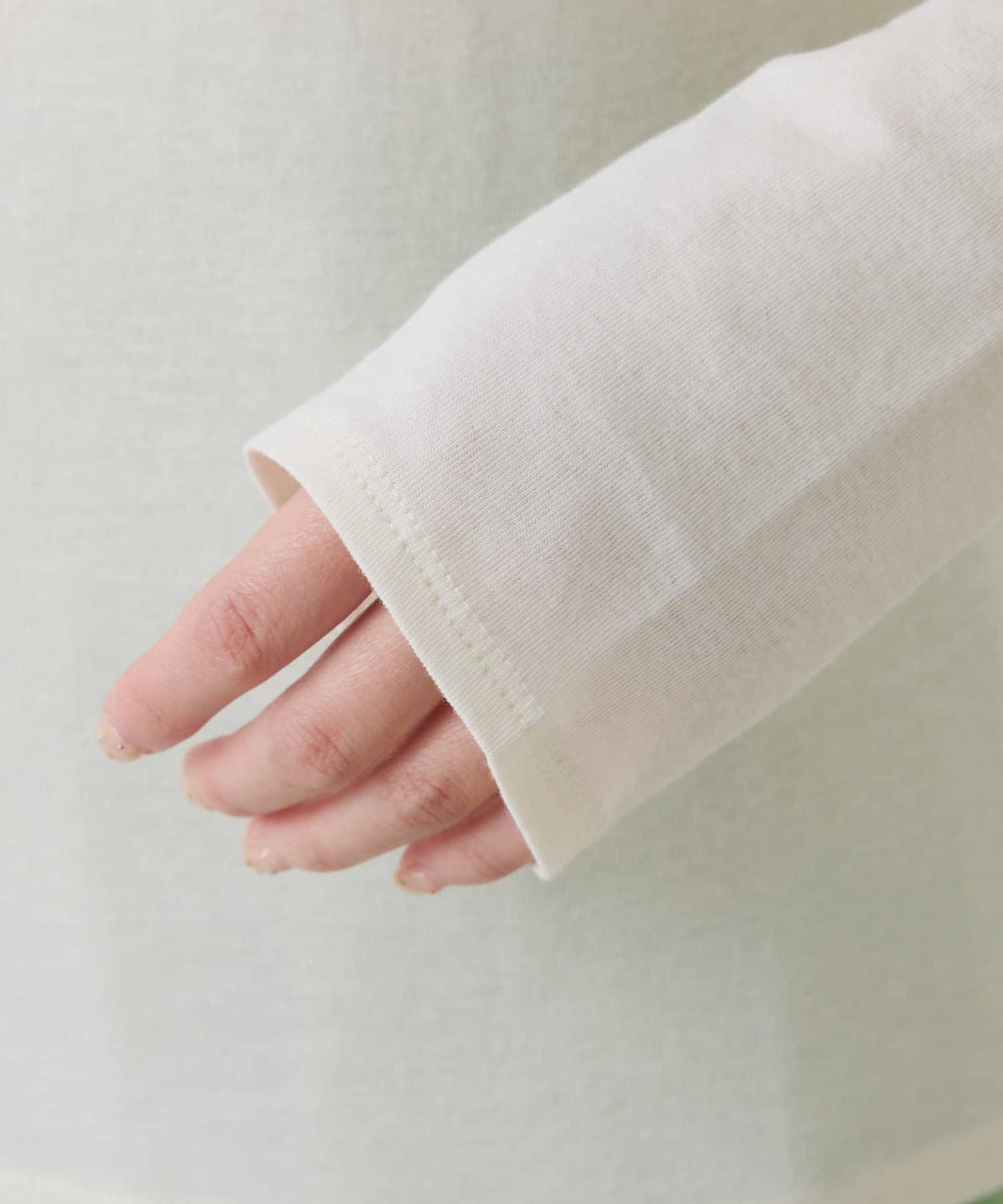 一件即可完成搭配 仿疊穿設計 長袖T恤