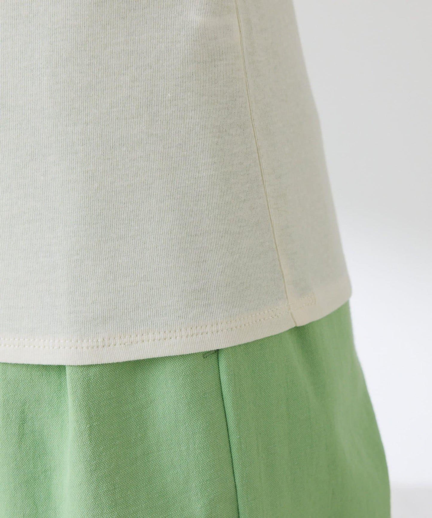 一件即可完成搭配 仿疊穿設計 長袖T恤