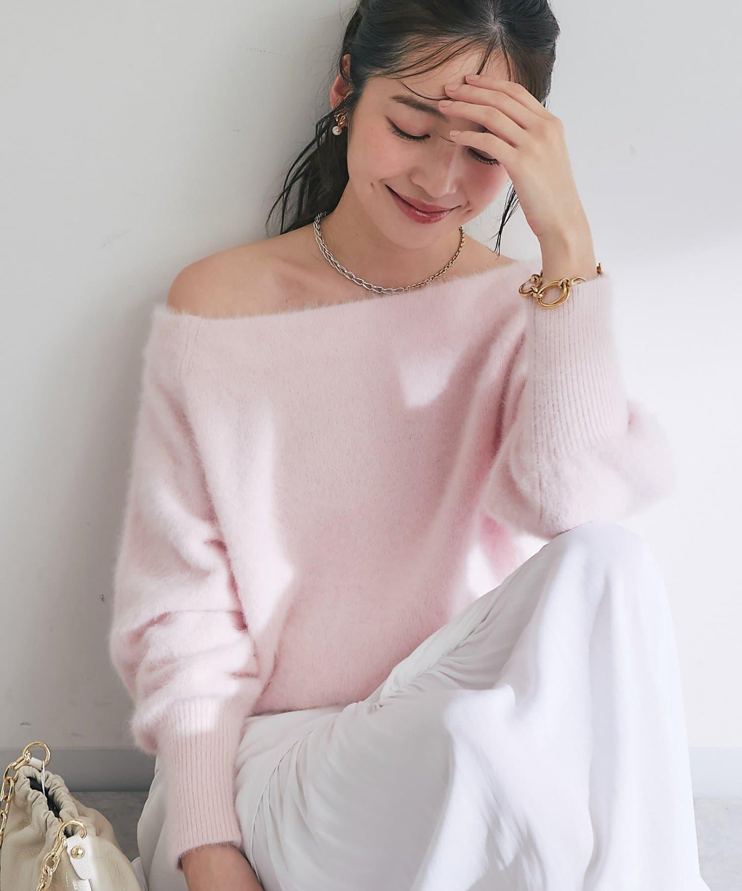 La boutique BonBon 毛感羊毛羊絨混紡露肩針織上衣