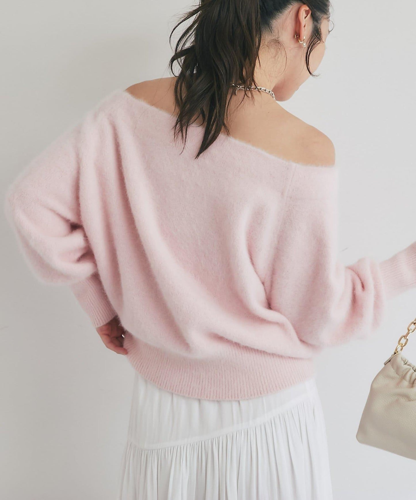 La boutique BonBon 毛感羊毛羊絨混紡露肩針織上衣