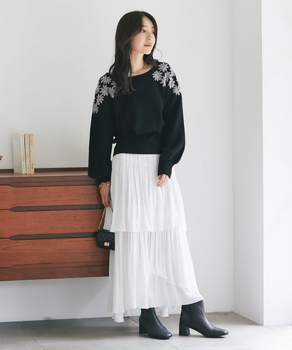 La boutique BonBon 花卉刺繡短款針織上衣