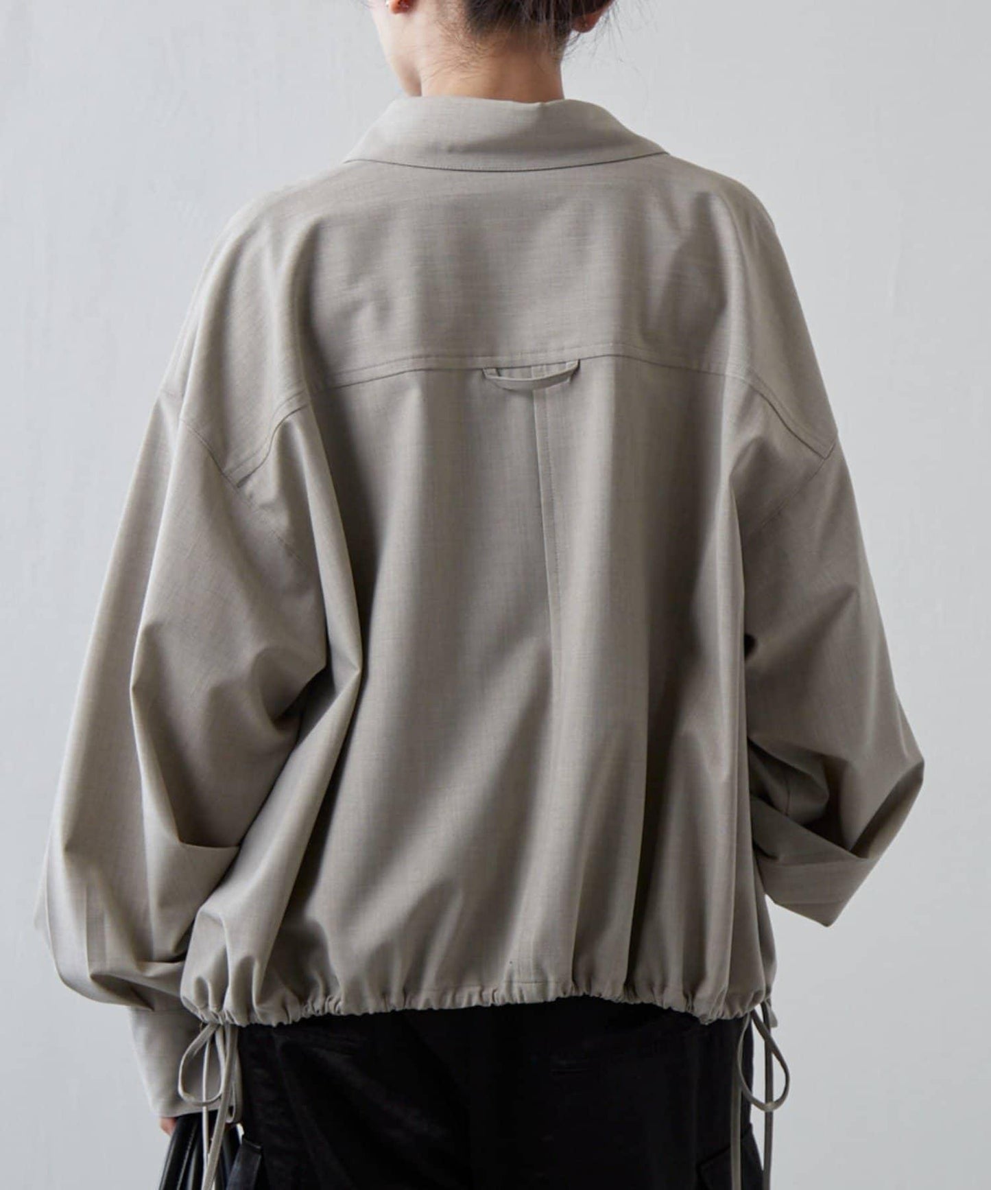 泡泡袖設計襯衫