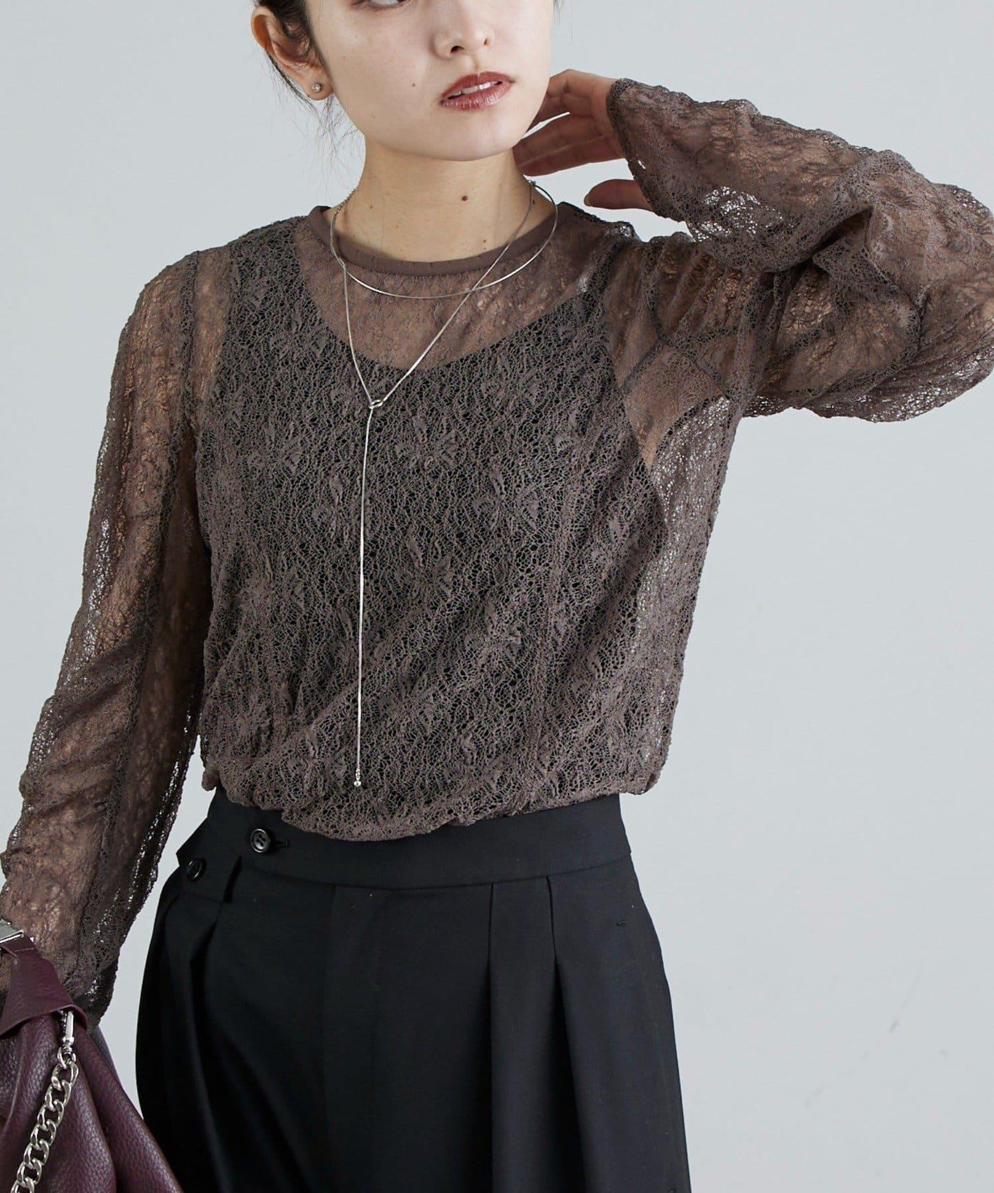 蕾絲袖褶皺上衣