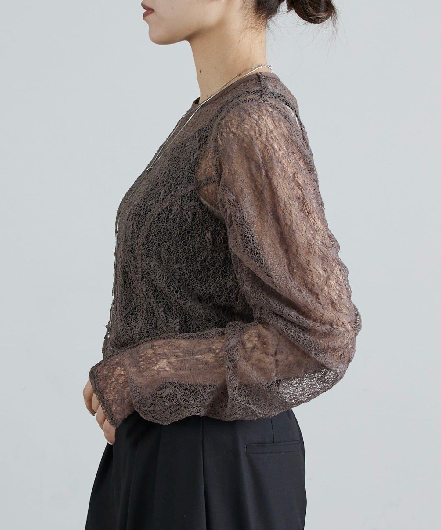 蕾絲袖褶皺上衣