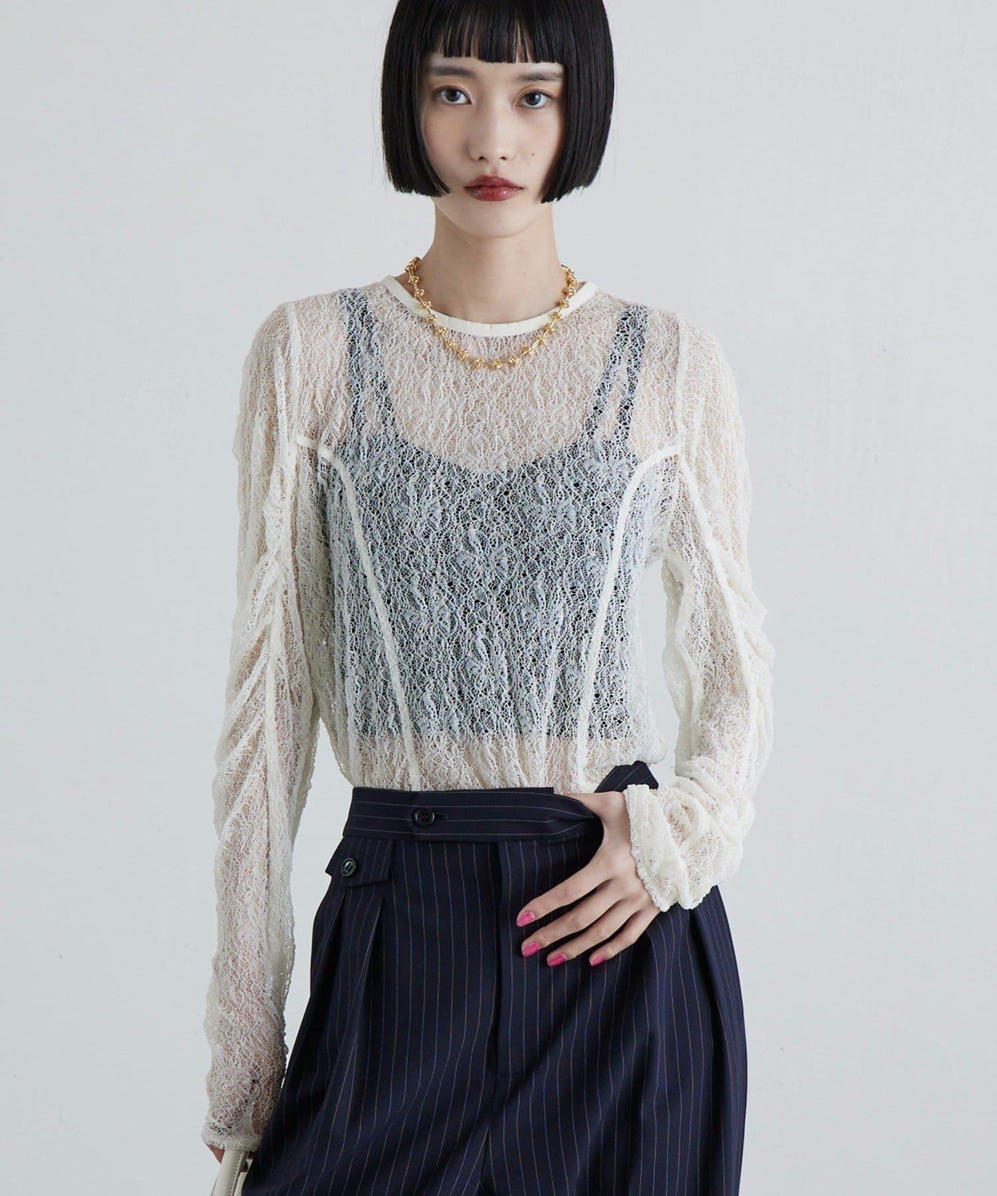 蕾絲袖褶皺上衣