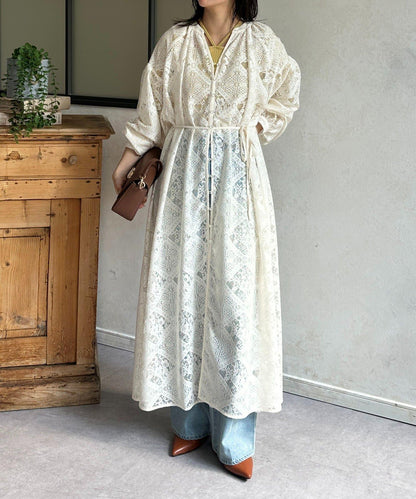 方塊蕾絲蓬袖連衣裙