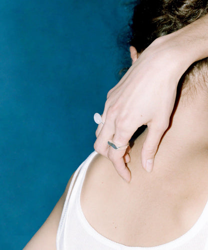 SMELLY so’ 橢圓白玉戒指