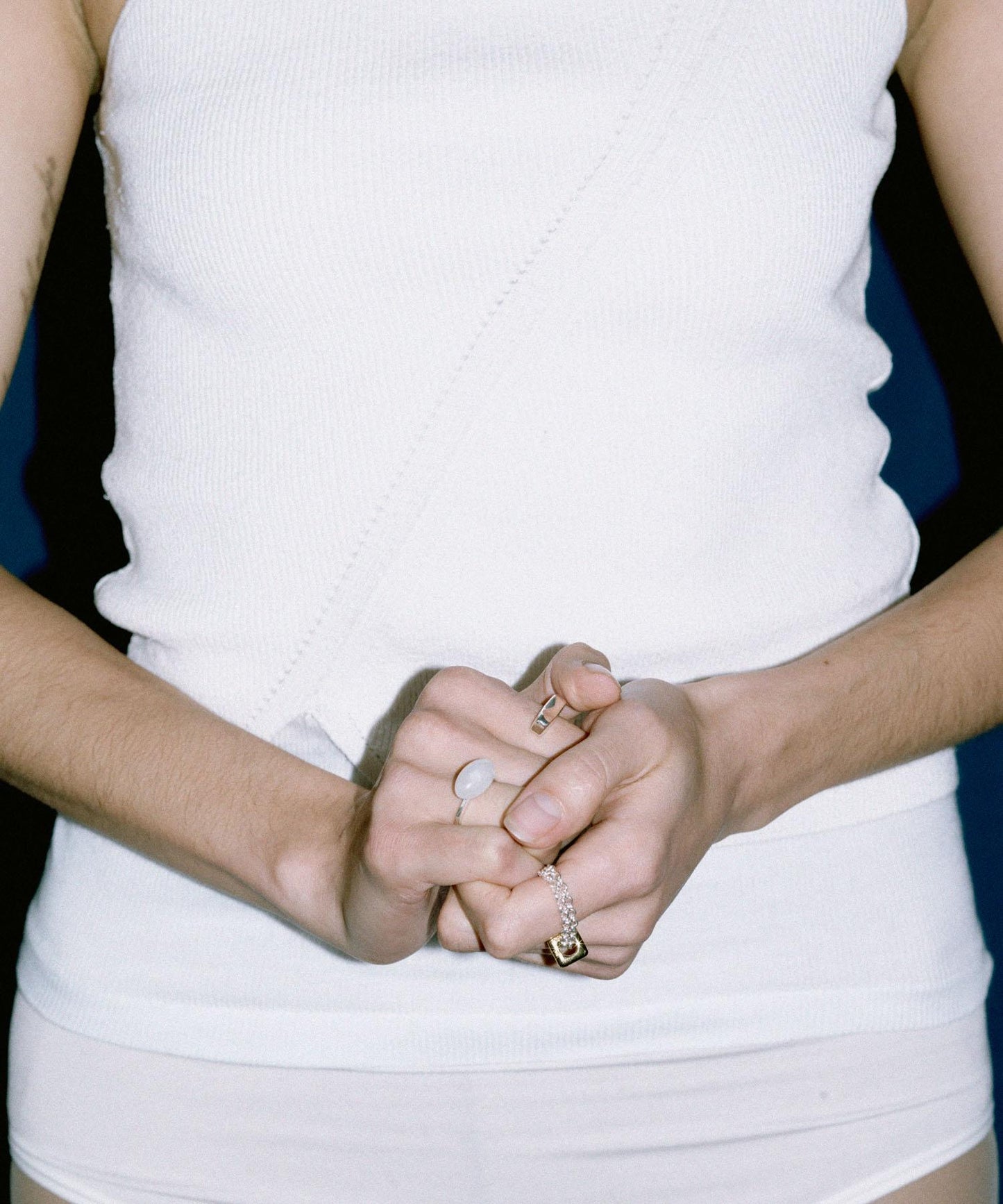 SMELLY so’ 橢圓白玉戒指