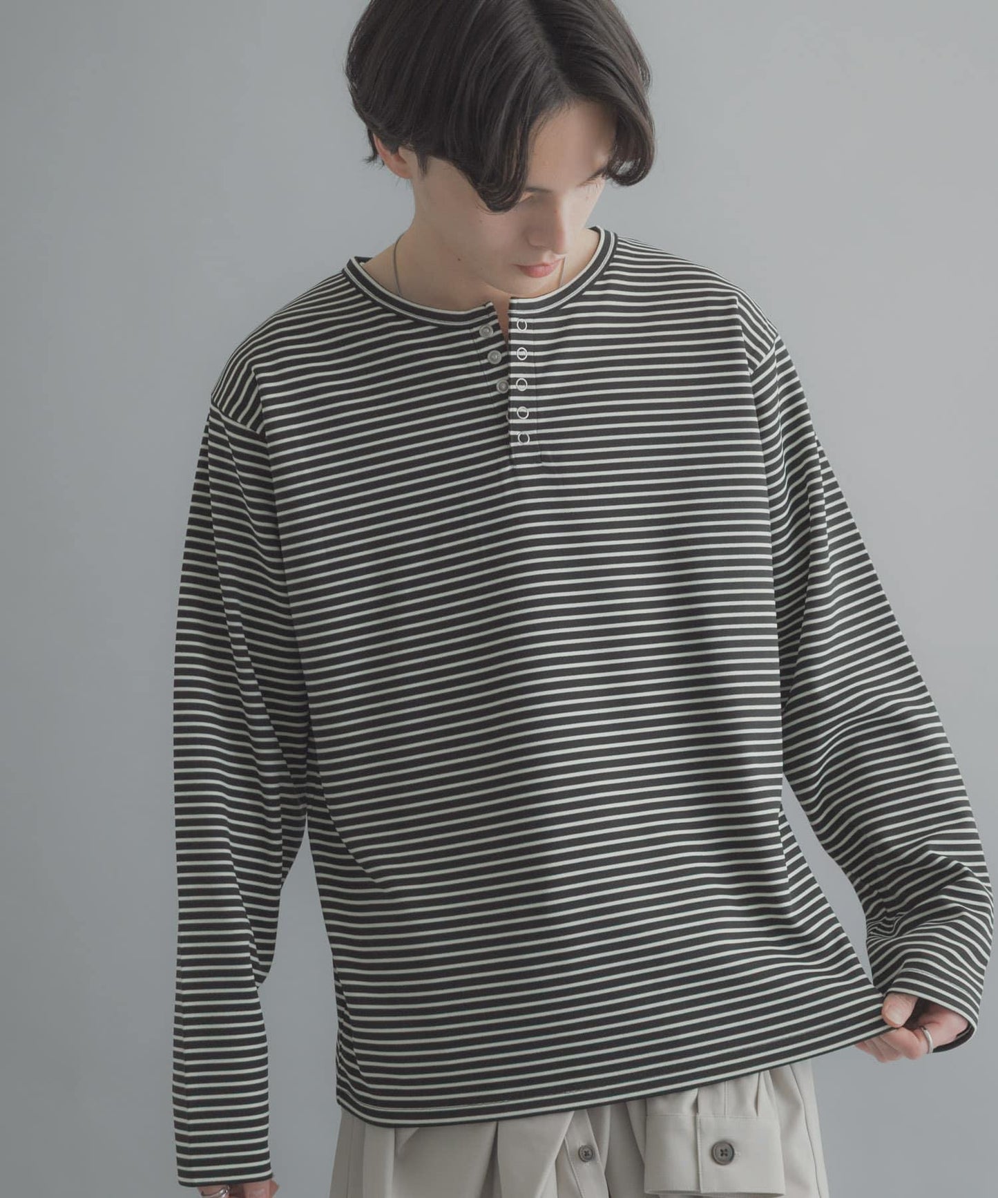 條紋亨利領長袖T恤