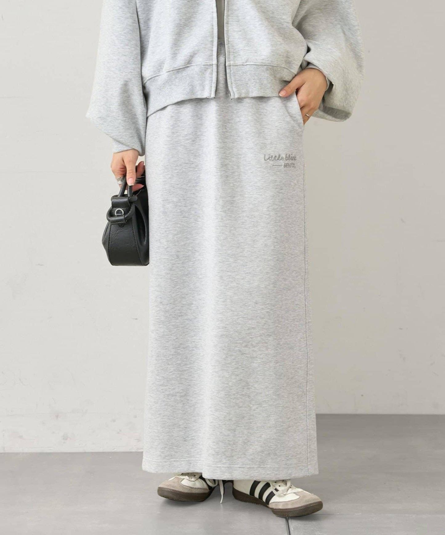 單點Logo刺繡水洗做舊丹寧風面料半身裙