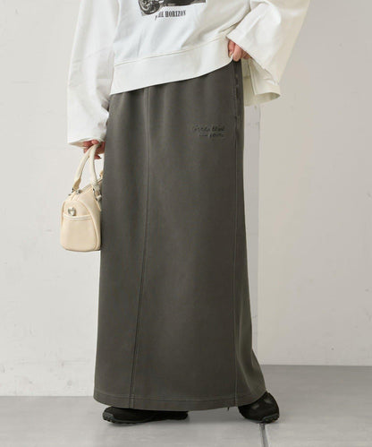 單點Logo刺繡水洗做舊丹寧風面料半身裙