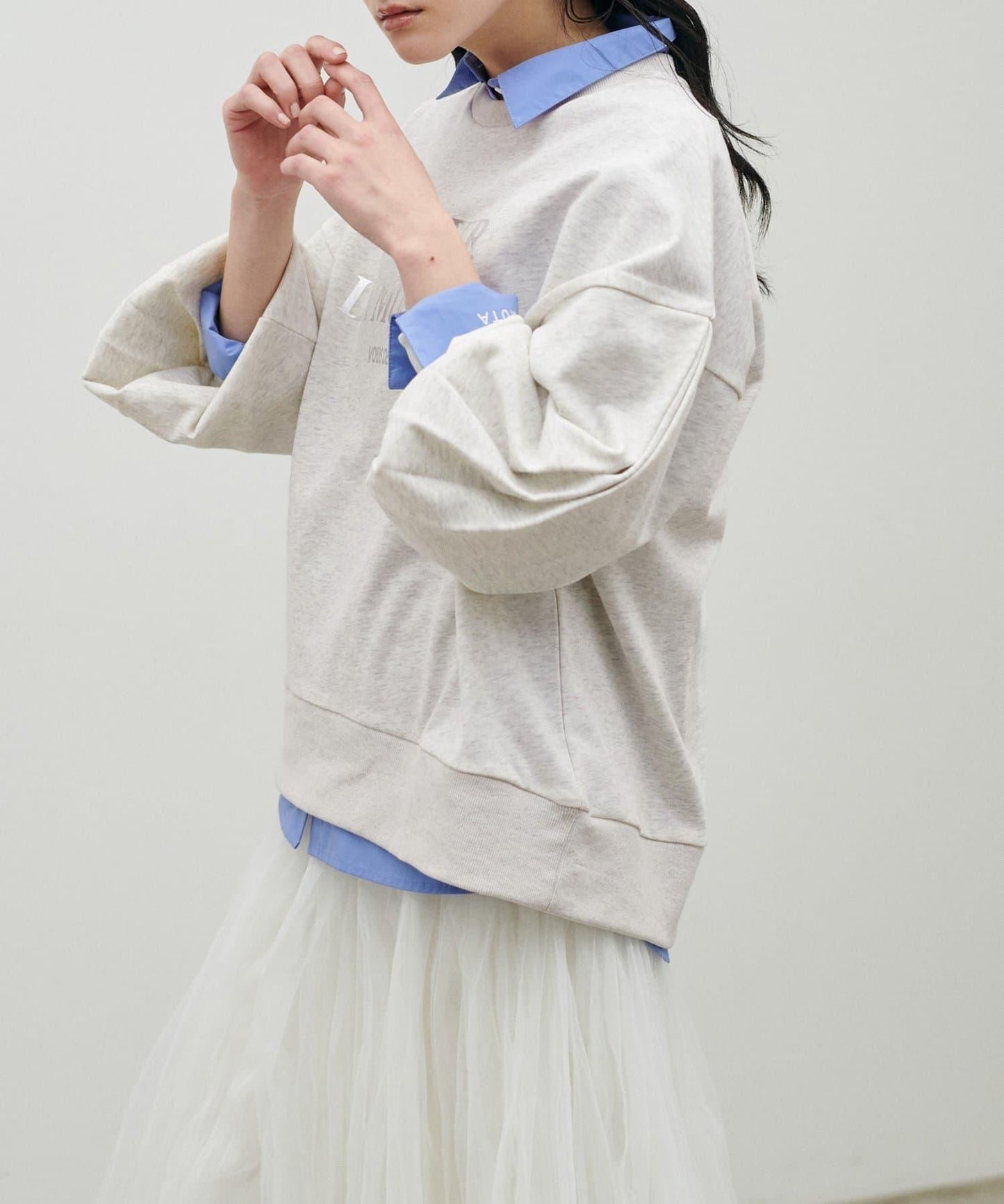 打褶袖 Logo設計套頭衛衣