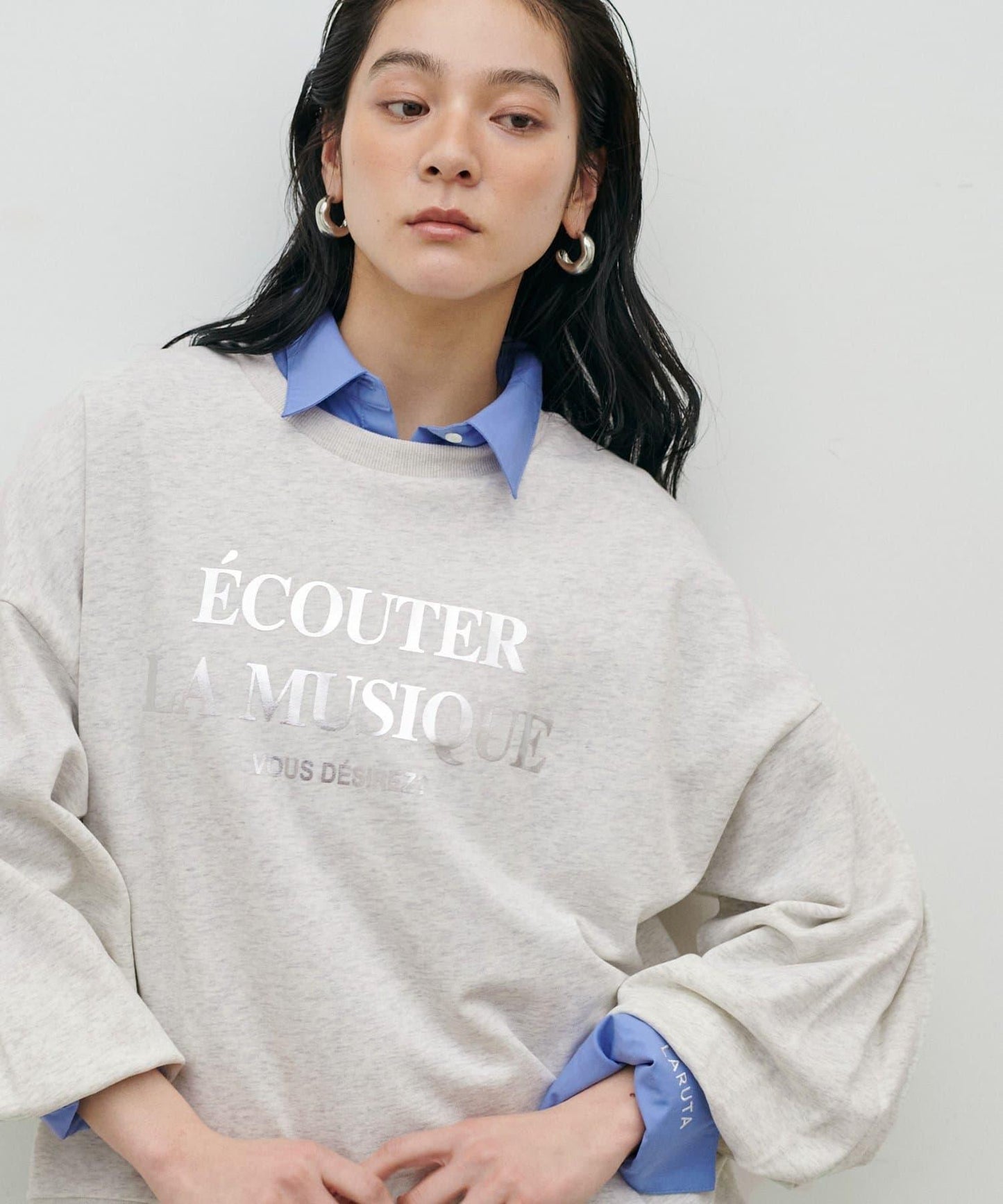 打褶袖 Logo設計套頭衛衣