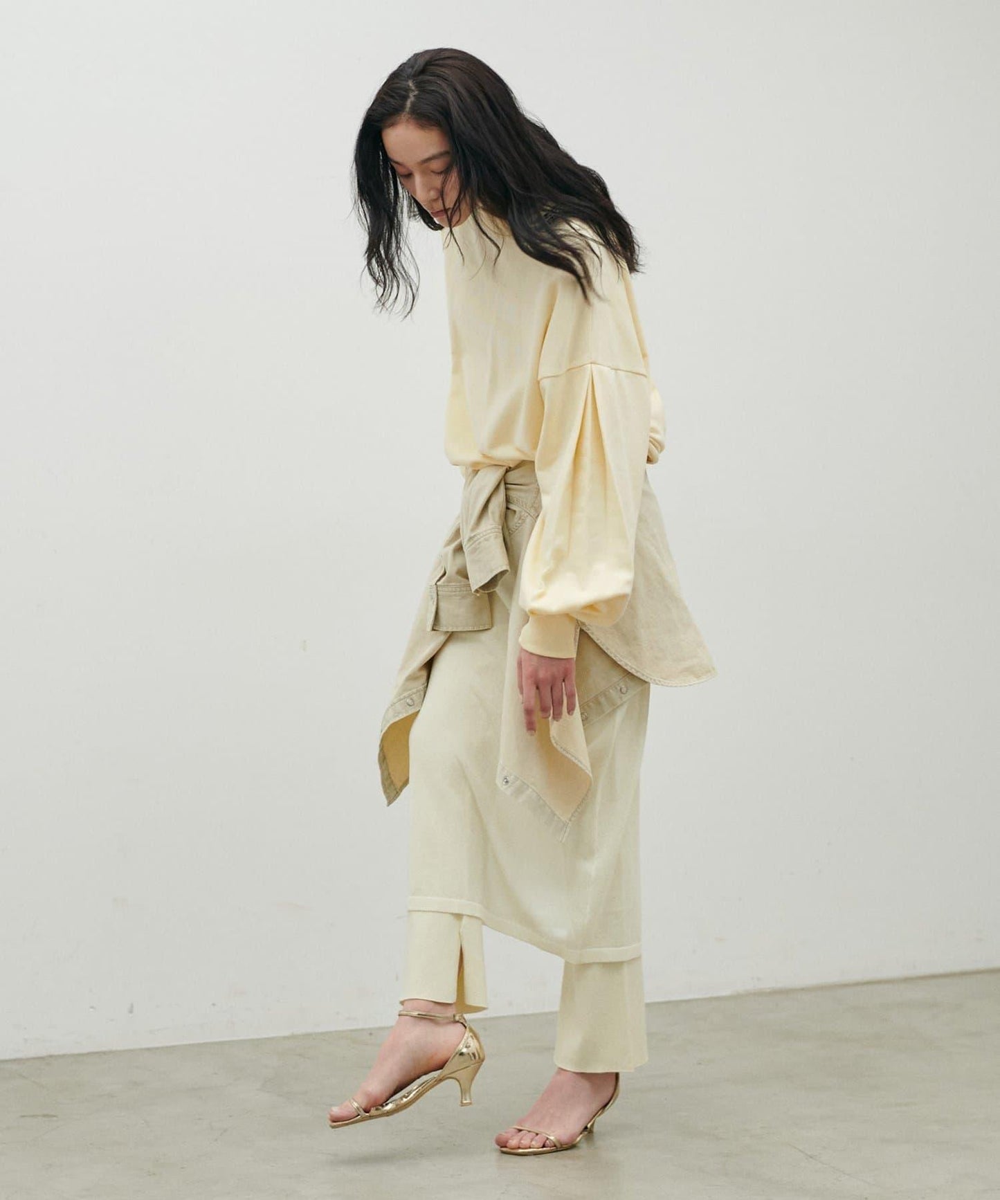 打褶袖 Logo設計套頭衛衣