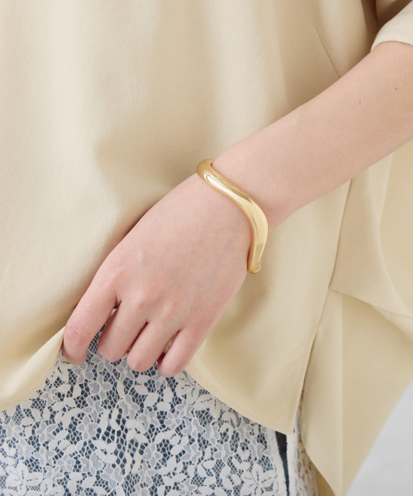 PAPILLONNER 弧形線條設計 手鐲