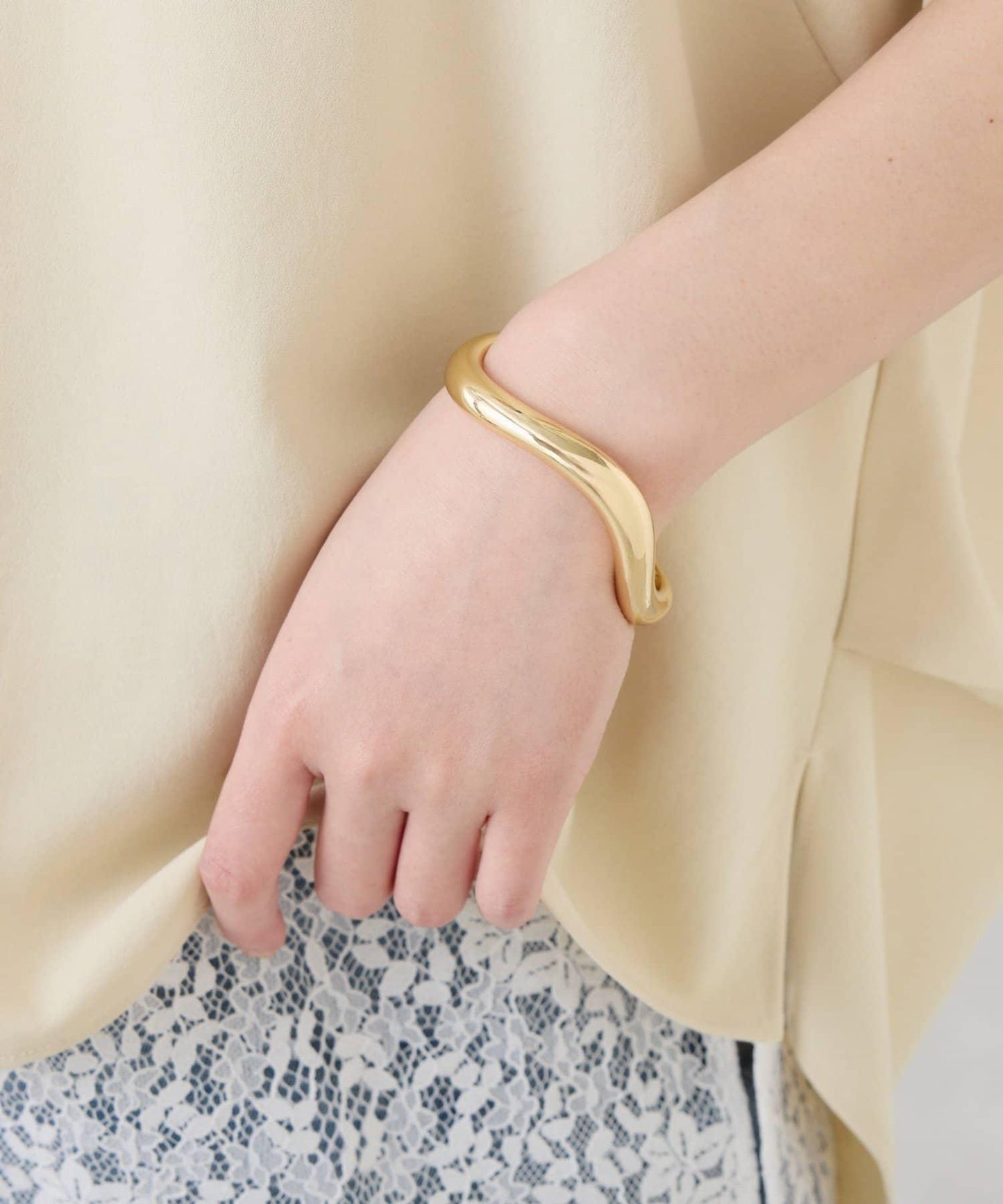 PAPILLONNER 弧形線條設計 手鐲