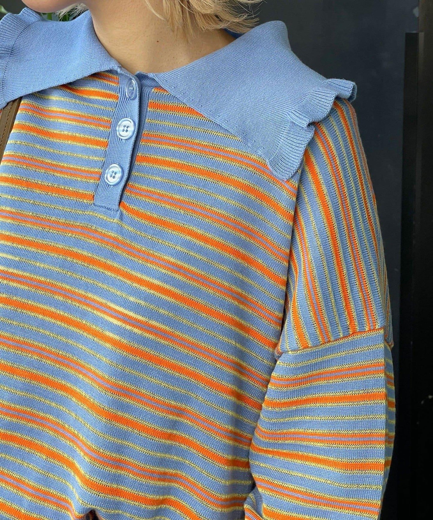 HELLO.SANFRANCISCO 大領條紋設計 POLO款 針織上衣