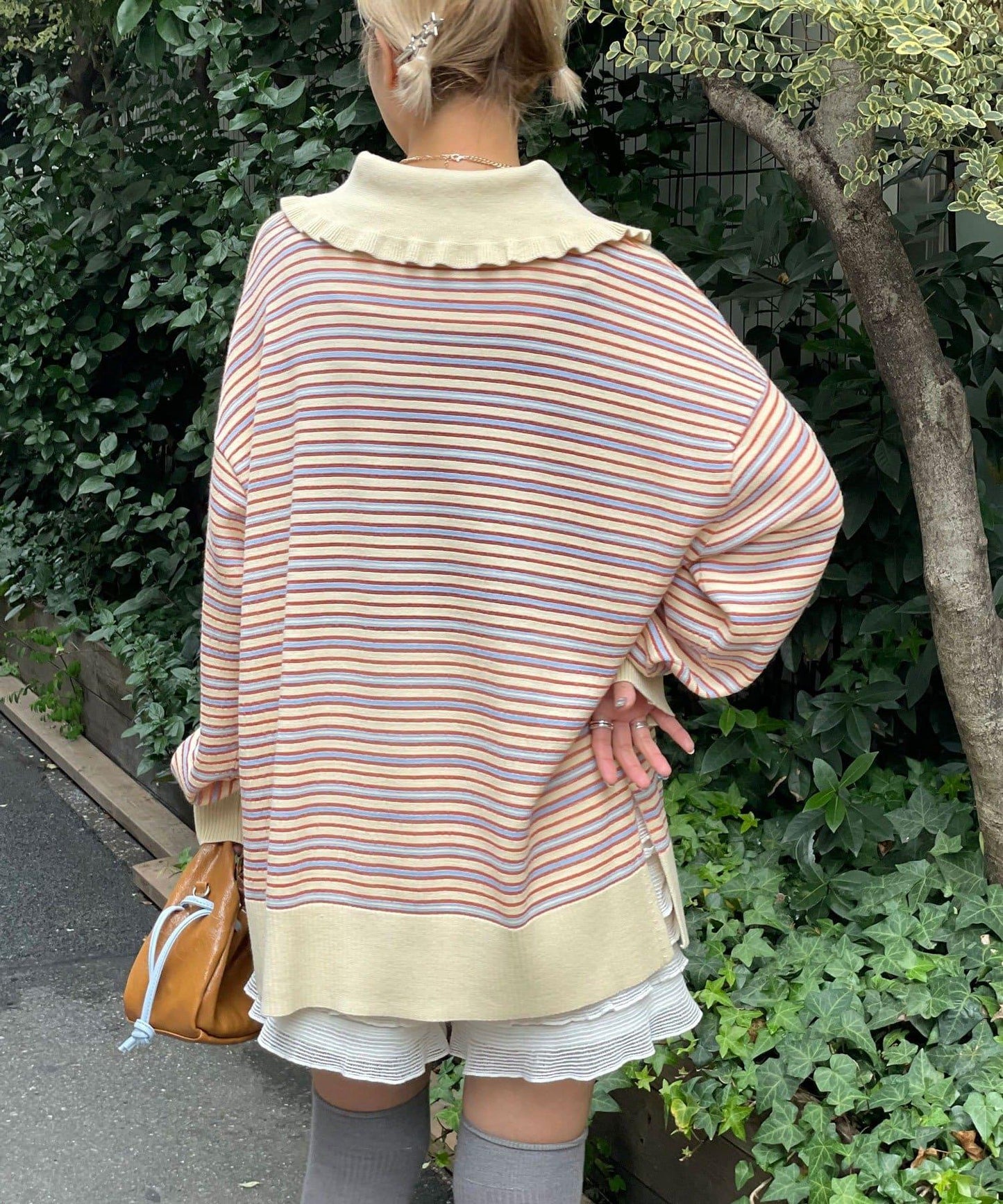 HELLO.SANFRANCISCO 大領條紋設計 POLO款 針織上衣