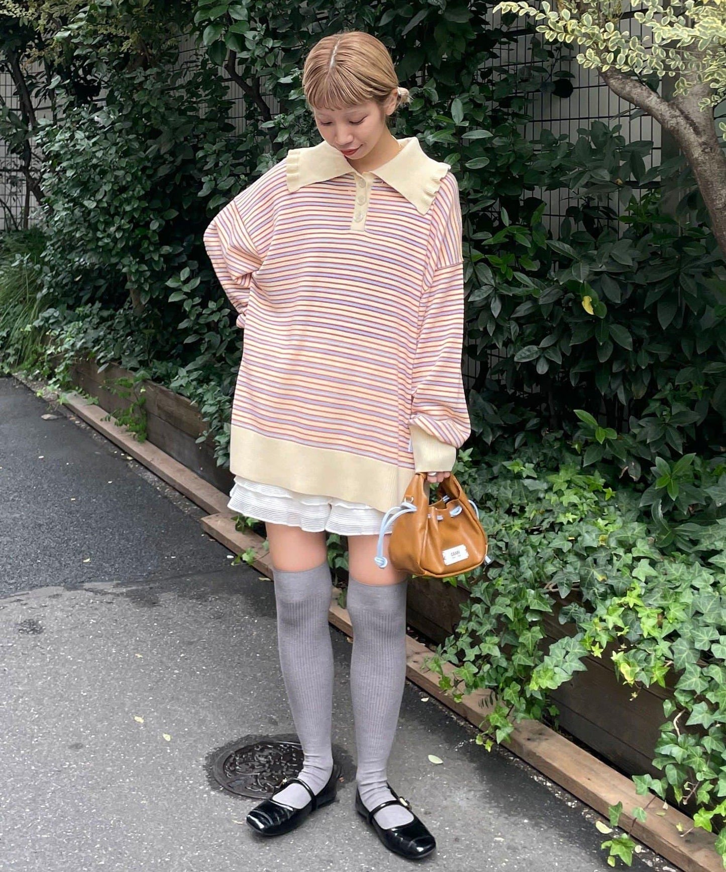 HELLO.SANFRANCISCO 大領條紋設計 POLO款 針織上衣